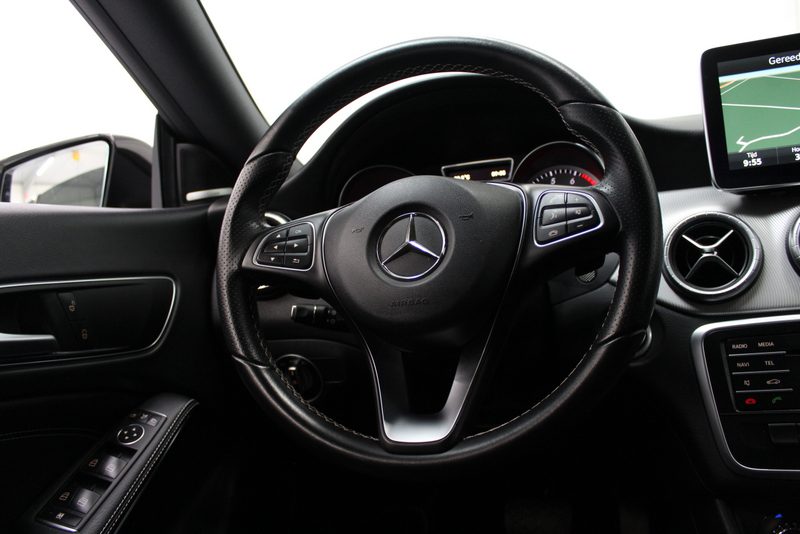 Mercedes-Benz CLA-Klasse 180 Ambition 123PK, NAVIGATIE | DEELS LEER | CRUISE CONTROLE | CAMERA | DEALER ONDERHOUDEN