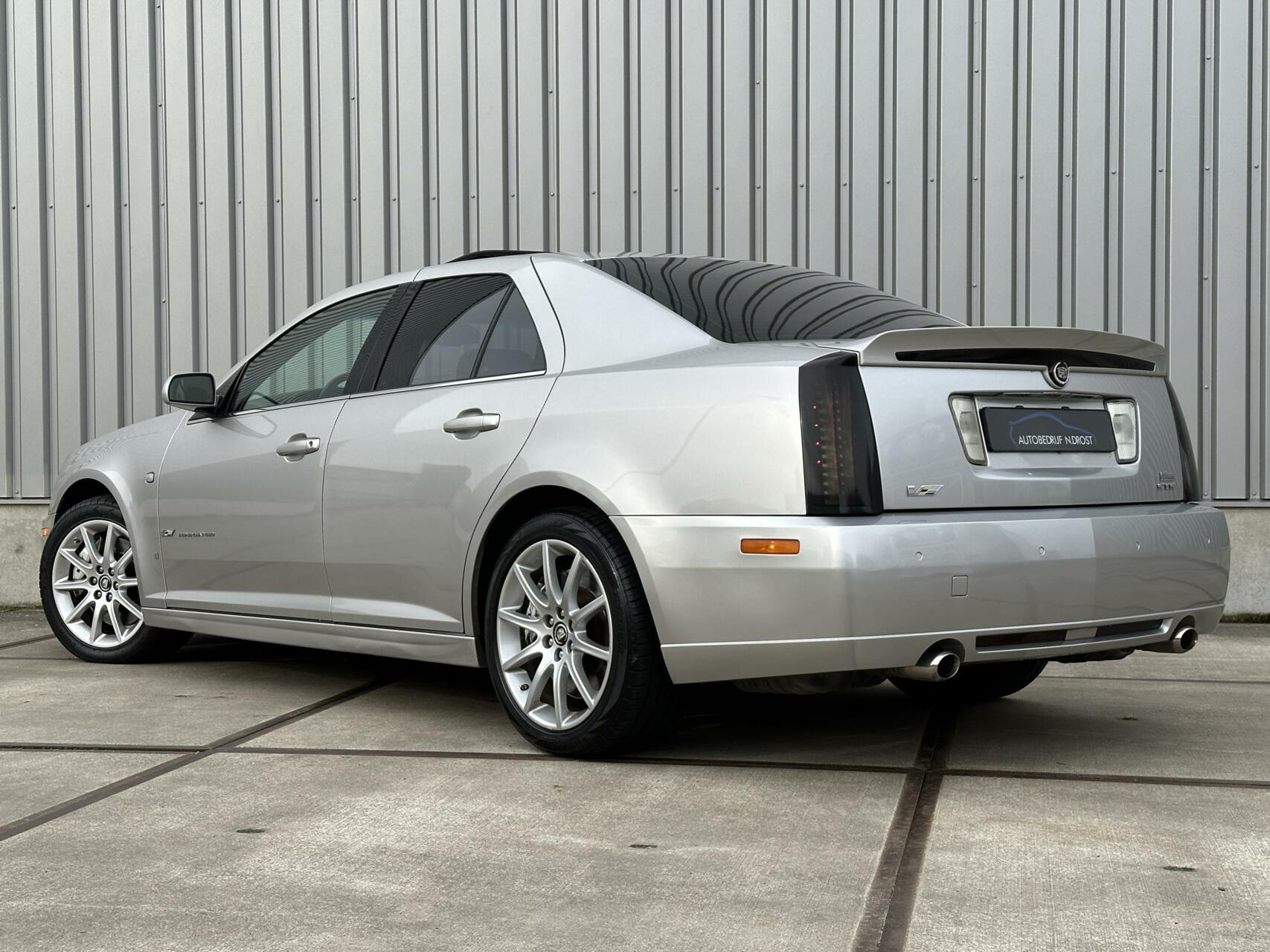 Cadillac  Cadillac STS 4.4 V8 STS-V Supercharged 477PK Schuifdak – Xenon – Zeer Uniek