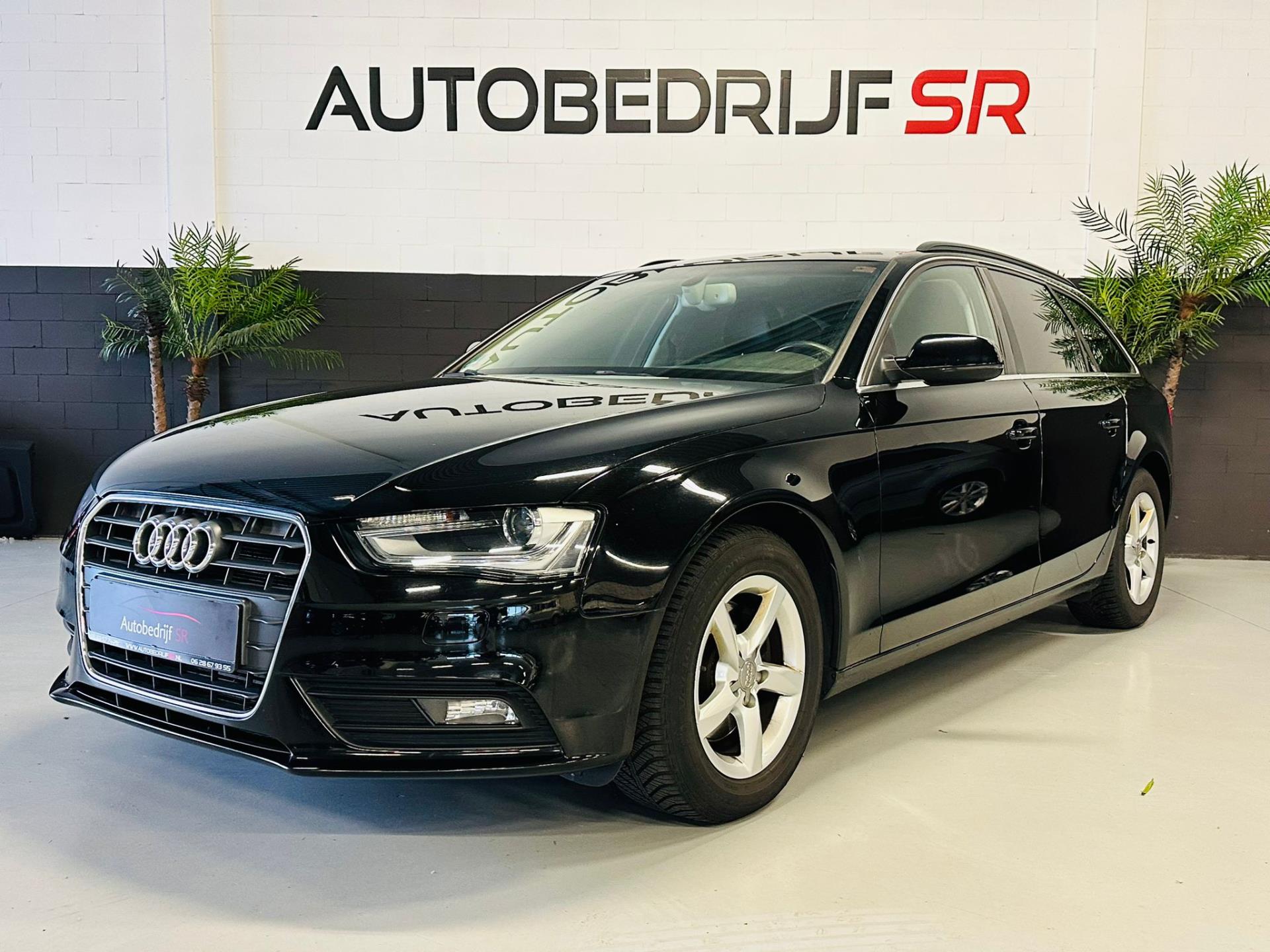 Audi A4 Avant 1.8 TFSI Business Automaat! Navigatie! Trekhaak! Dealer Onderhouden!