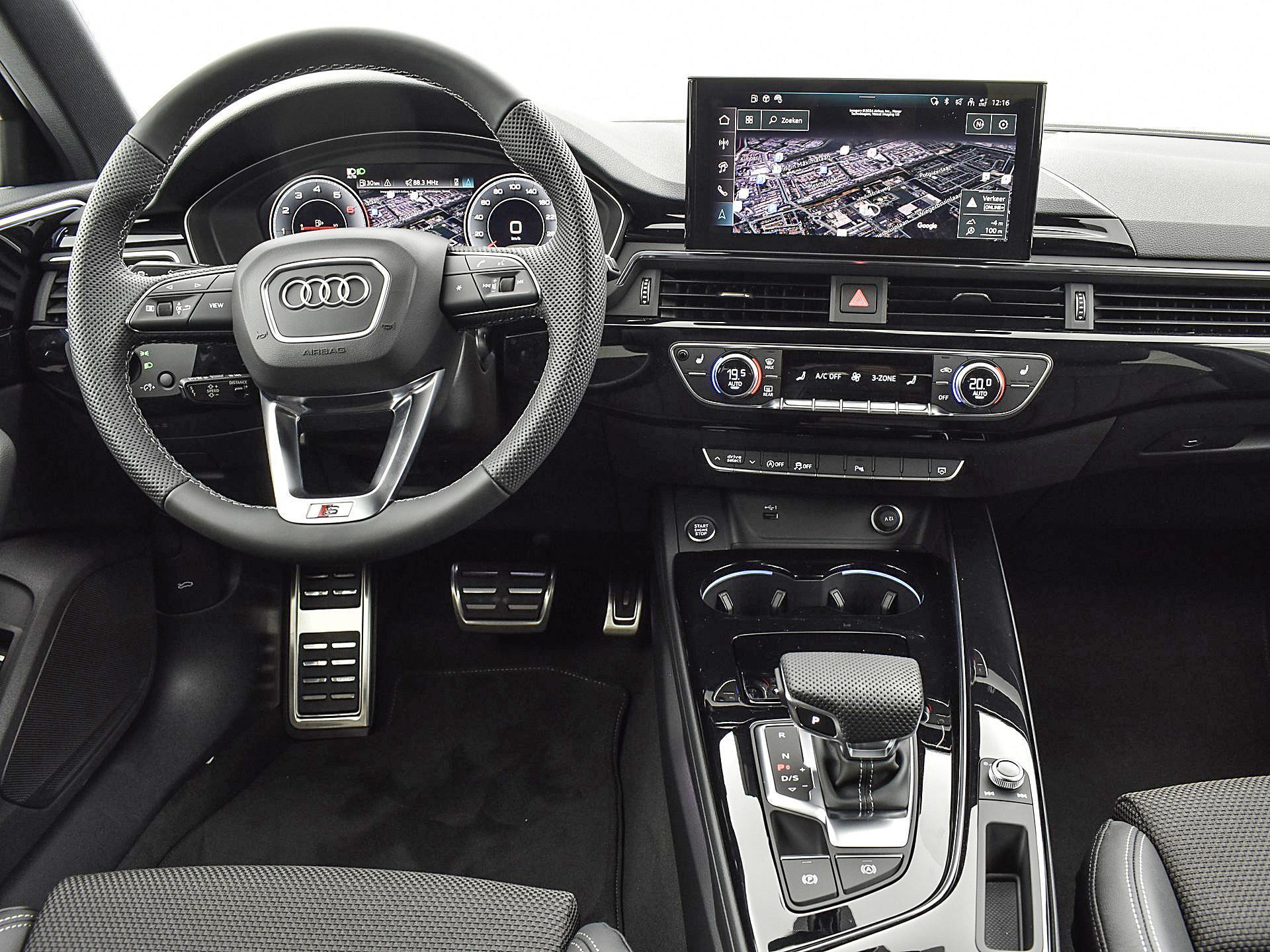 Audi A4 Avant 35 TFSI S edition Competition 150 PK · Achteruitrijcamera · Ass. Pakket Tour· Stoelverwarming voorin