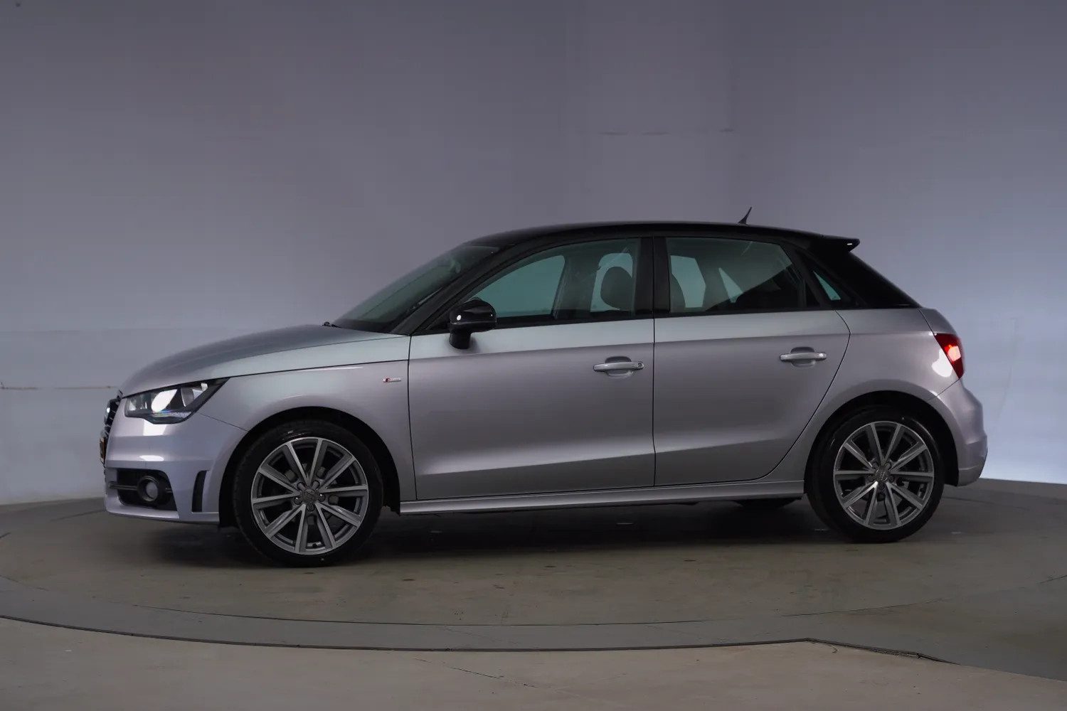 Audi A1 SPORTBACK 1.2 TFSI S-Line [ Navigatie ]