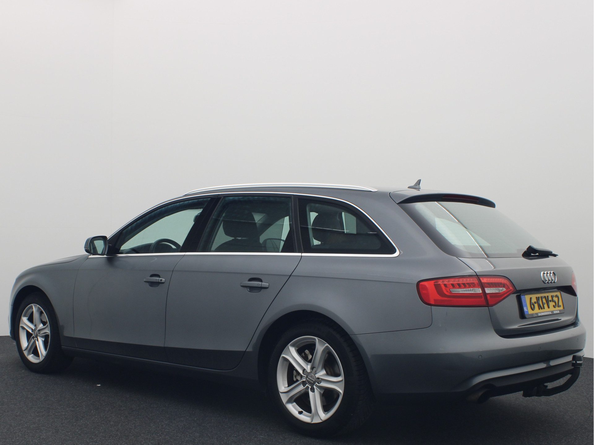 Audi A4 Avant 1.8 TFSI Business Edition BANG & OLUFSEN /  XENON + LED / TREKHAAK / NAVI / CLIMA / CRUISE / GOED OH