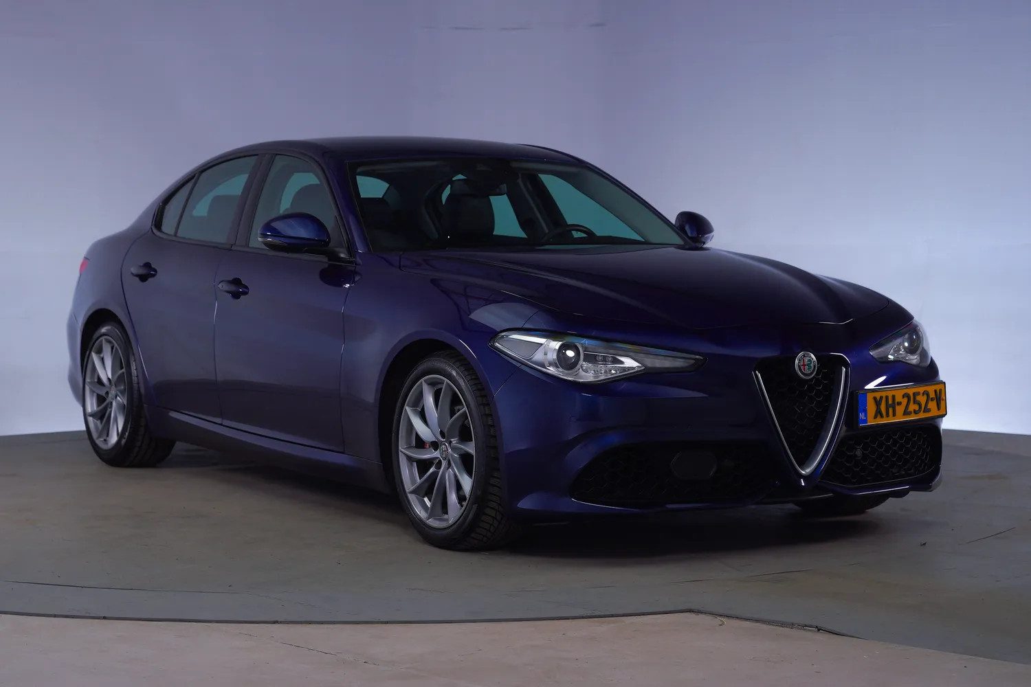 Alfa Romeo Giulia 2.0T Super Aut [ Leder gr Nav Cam Xenon Sportpakket ]