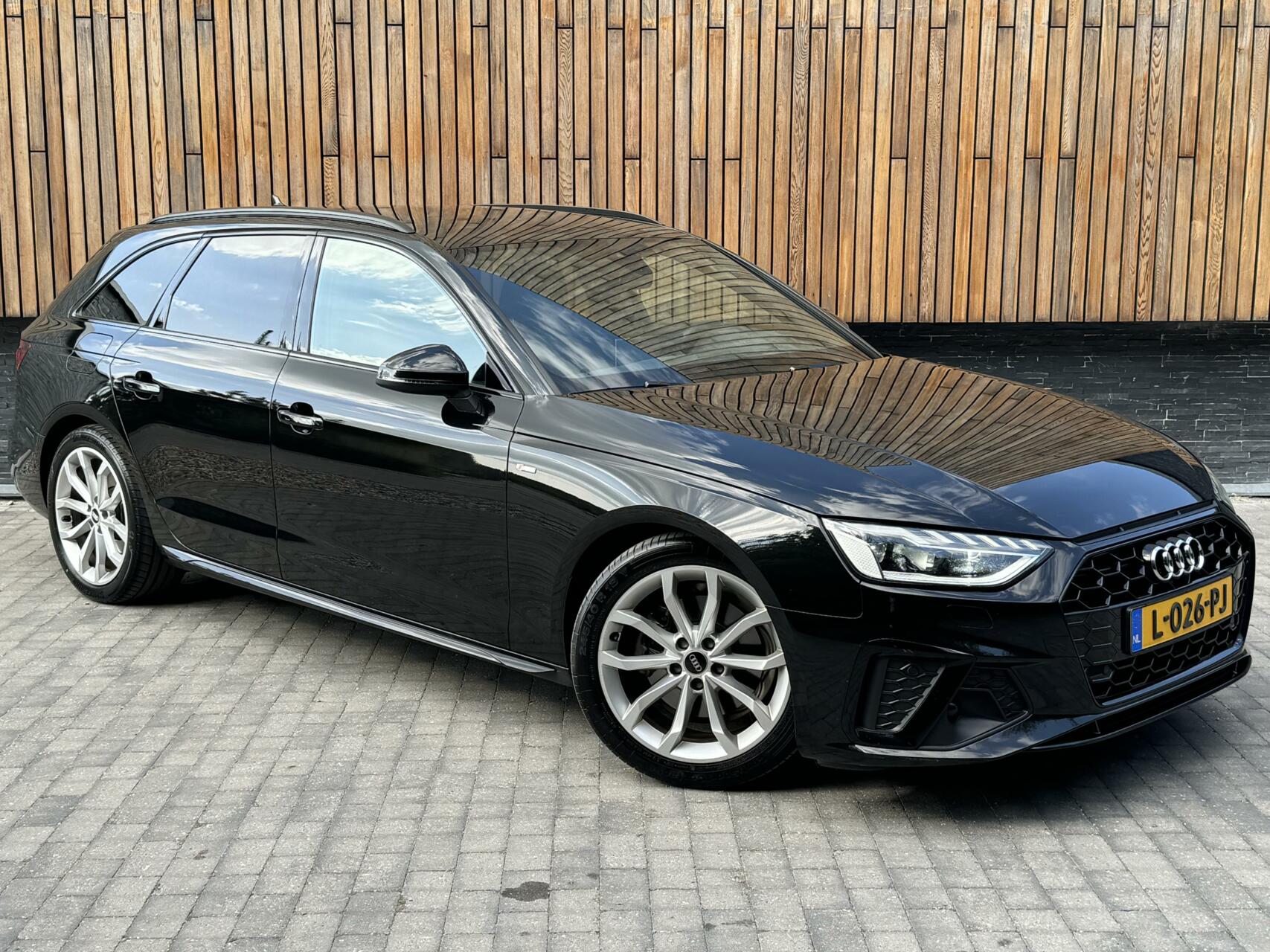 Audi A4 Avant 35 TFSI S edition Automaat | Matrix Led | Zwart optiek | Climate Control | Cruise Control | Getint glas | Apple CarPlay | Parkeersensoren achter