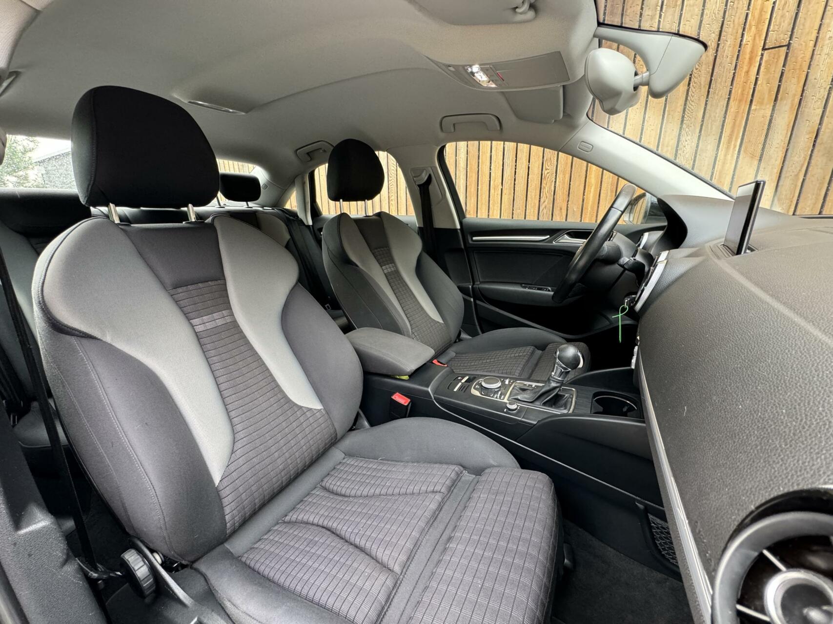 Audi A3 Limousine 1.4 TFSI CoD Pro Line S Automaat | Navi MMI+ | 18 inch Rotor | Stoelverwarming | Xenon | Climate control | Cruise control | Stoelverwarming | Parkeersensoren achter