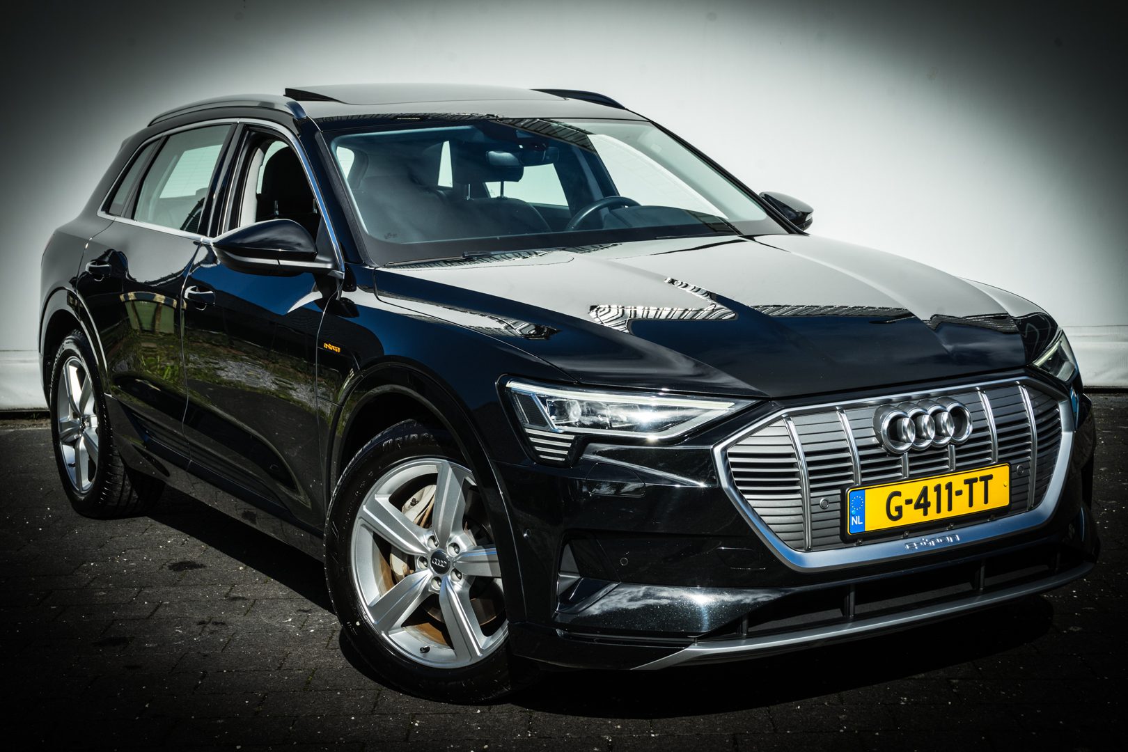 Audi e-tron e-tron 50 quattro Launch edition plus 71 kWh Panoramadak/ Leer/ Pdc/ Stoelverwarming/ Luchtvering/ Carplay/ Adapt. cruise