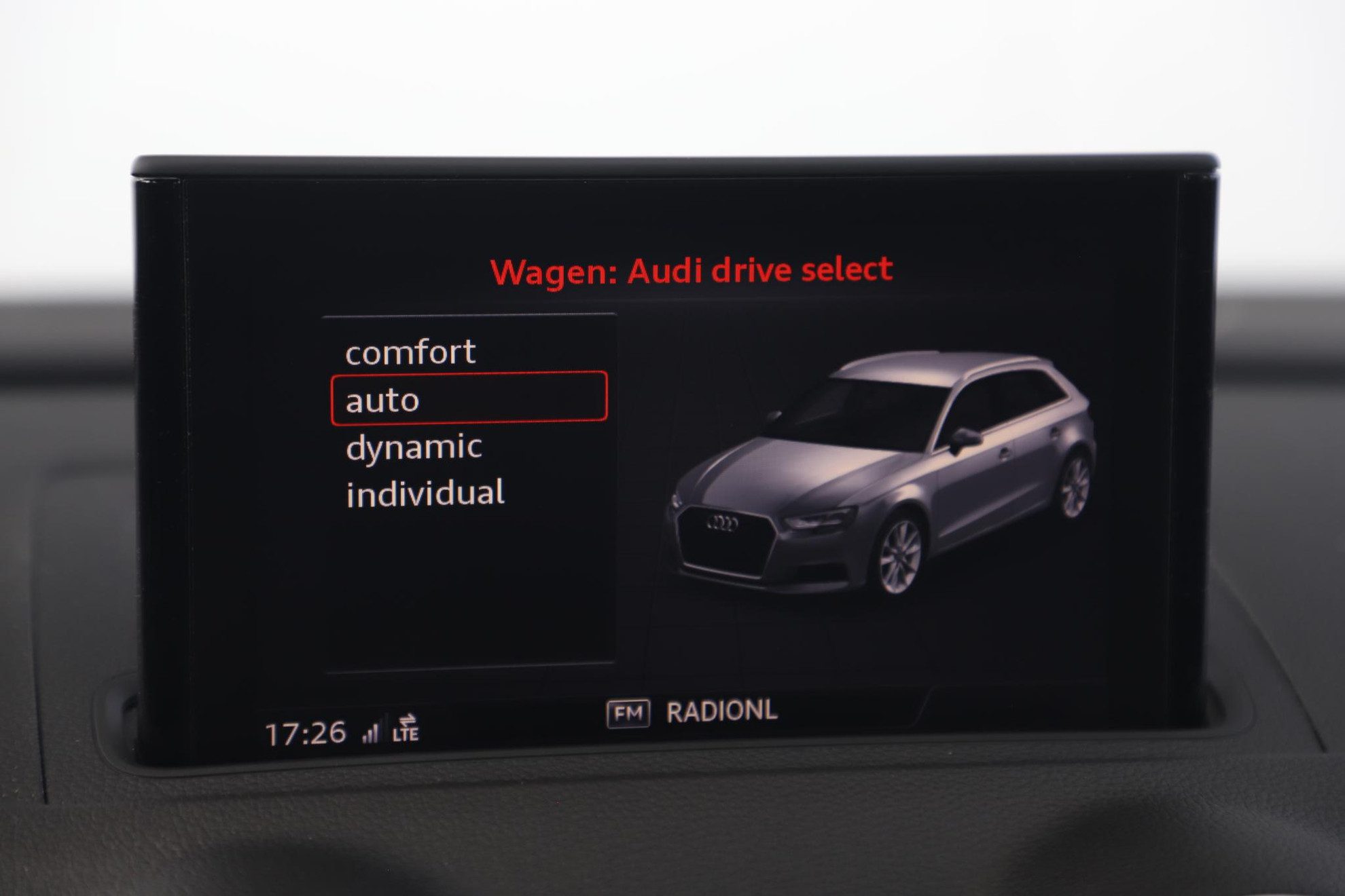 Audi A3 Sportback 30 TFSI S Line Sport Virtual Cockpit Half Leder Stoelverwarming Navigatie Carplay Android 18 inch S-Line LMV Full LED Clima Cruise Parkeersensor