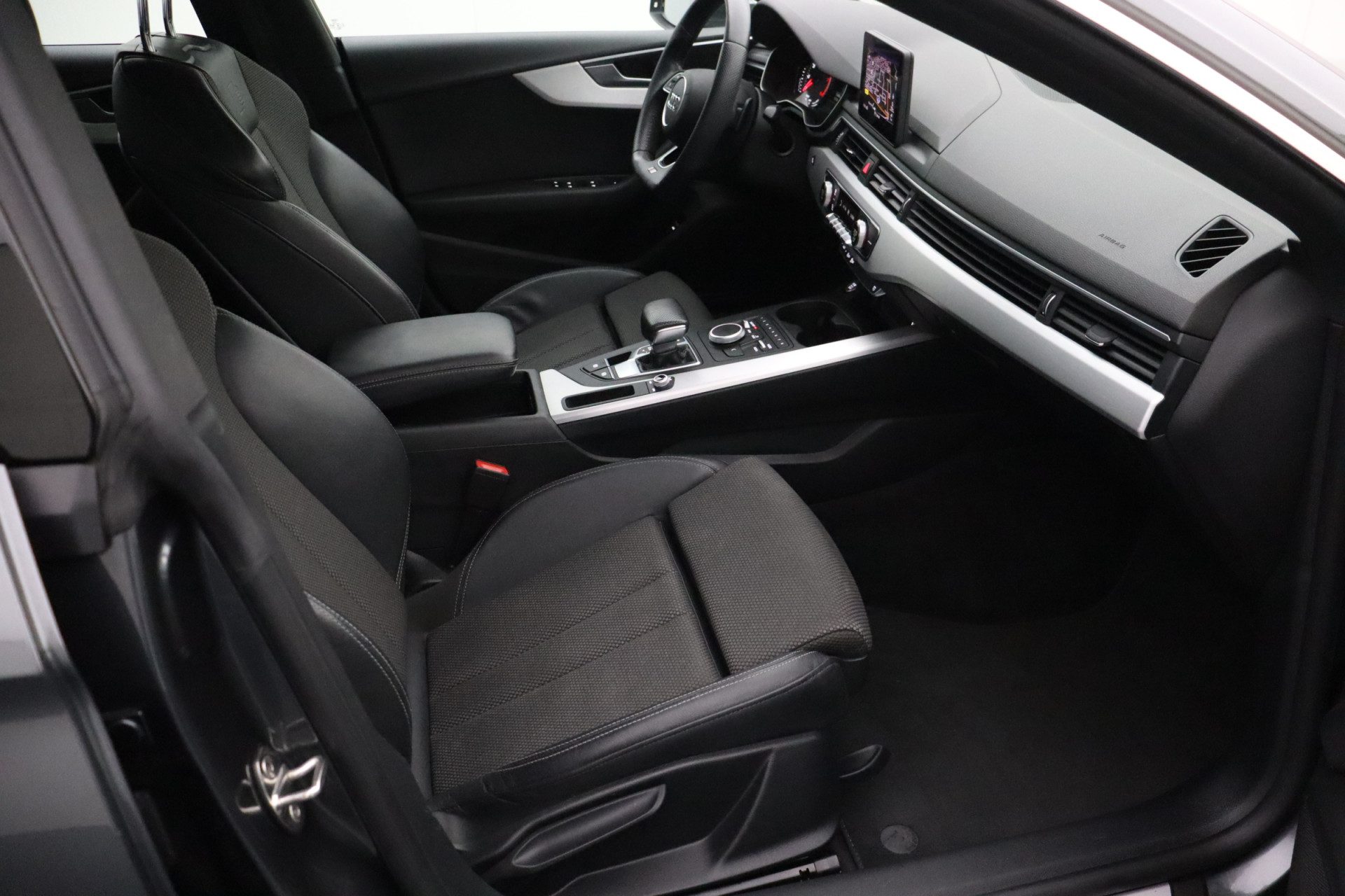 Audi A5 Sportback Sport S-line | Origineel NL | LED | Cruise control | Half leder | Bluetooth