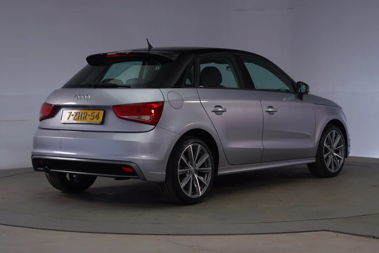 Audi A1 SPORTBACK 1.2 TFSI S-Line [ Navigatie ]