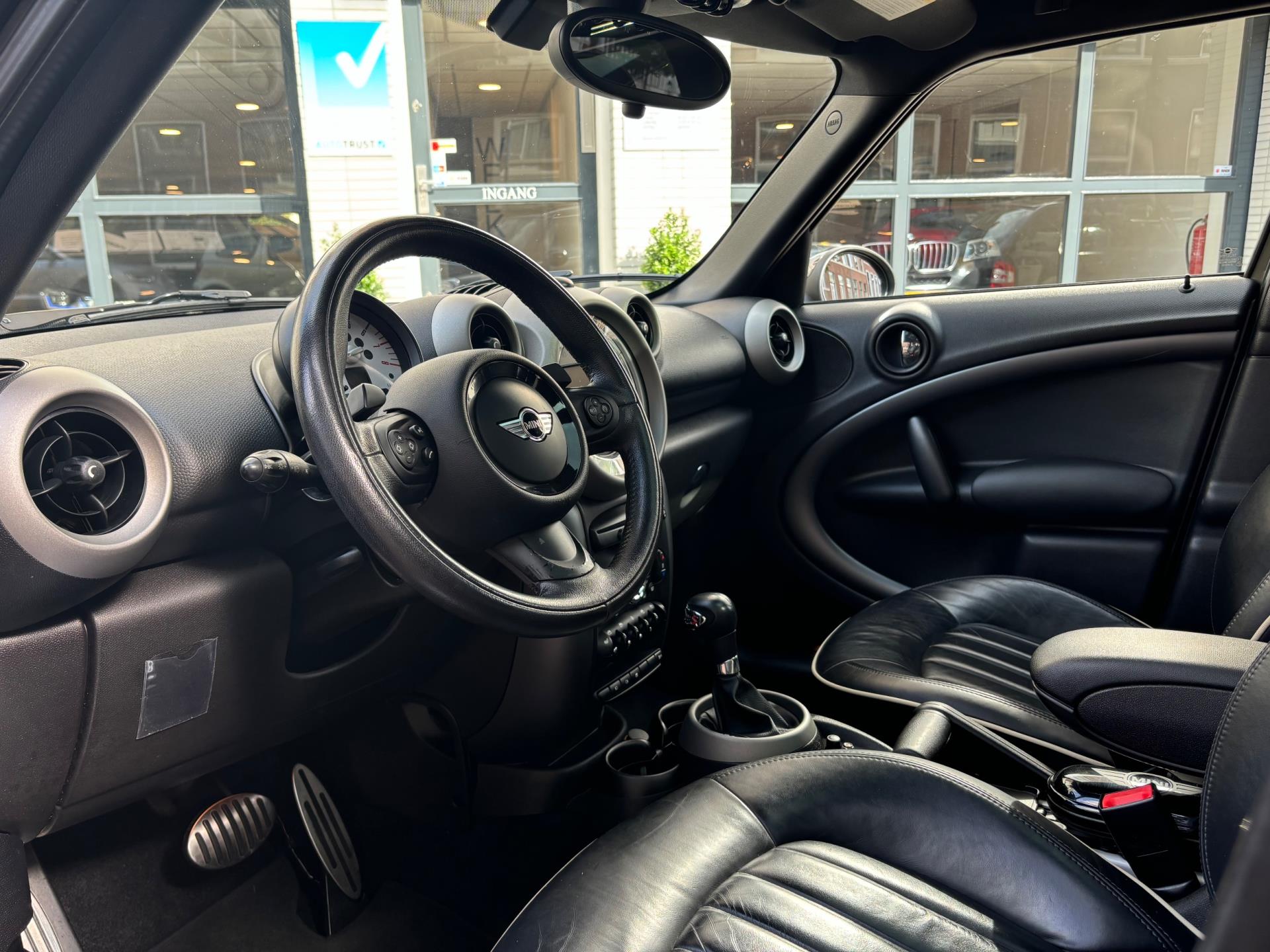 Mini Mini Countryman 1.6 Cooper S ALL4 Chili | AUTOMAAT | KEYLESS ENTRY/GO | LEDER | NAVIGATIE | PANORAMAKDAK |