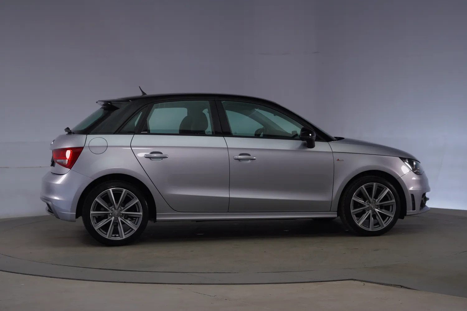 Audi A1 SPORTBACK 1.2 TFSI S-Line [ Navigatie ]