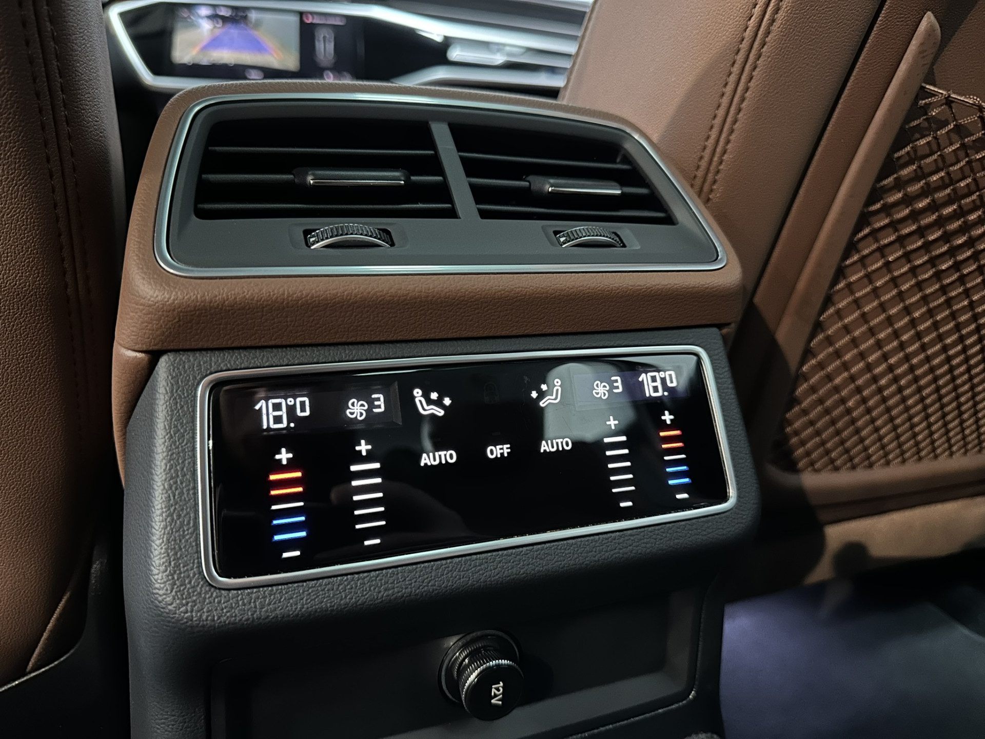 Audi A6 Avant 40 TFSI Business edition Virtual | LED | Panorama | Leer | Trekhaak | Camera | Adaptive Cruise | Apple Carplay Android Auto | Isofix | NAP |