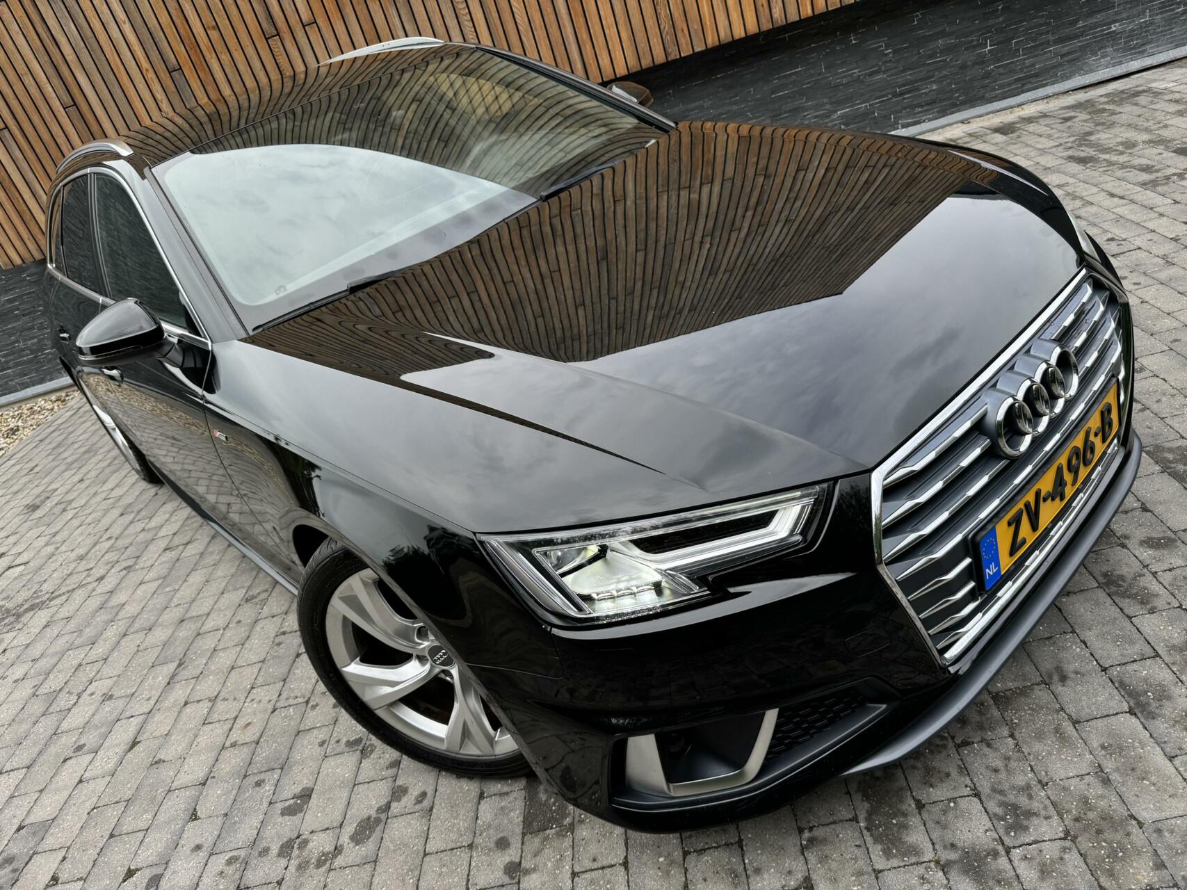 Audi A4 Avant 35 TFSI S line Automaat | Navigatie | Climate Control | Cruise Control | Parkeersensoren achter | Trekhaak | Privacy Glass