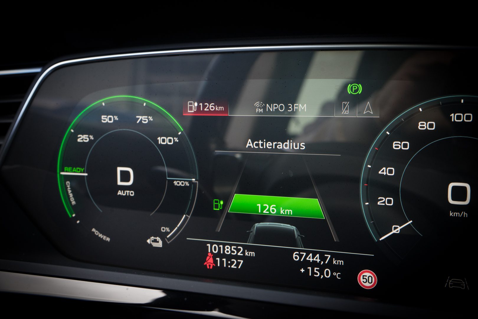 Audi e-tron e-tron 50 quattro Launch edition plus 71 kWh Panoramadak/ Leer/ Pdc/ Stoelverwarming/ Luchtvering/ Carplay/ Adapt. cruise