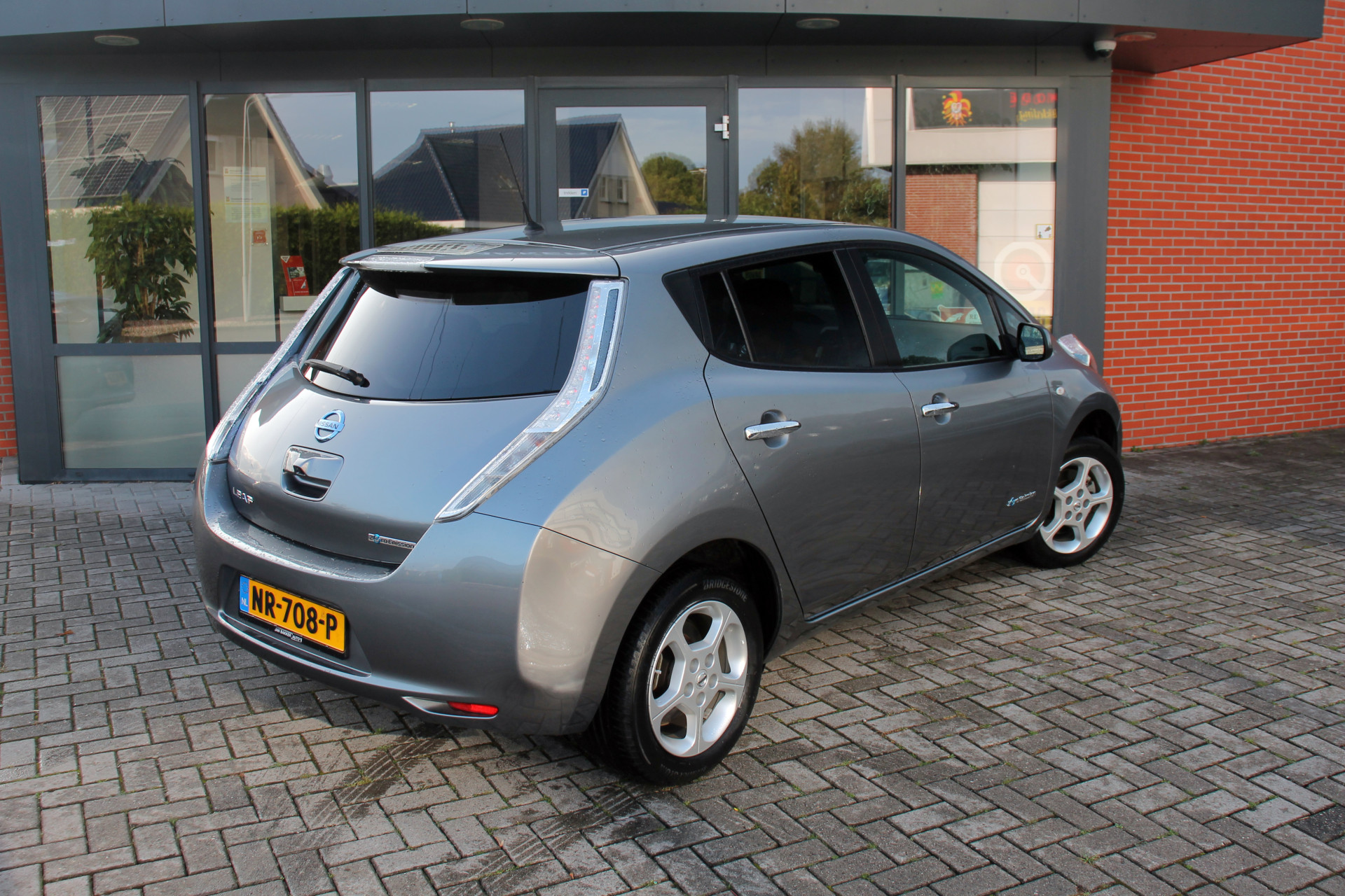 Nissan Leaf Acenta 30 kWh ✅✅ €2000,- SEPP Subsidie *** ✅ Jaar garantie ✅ Stoelverw. V + A ✅ NAP