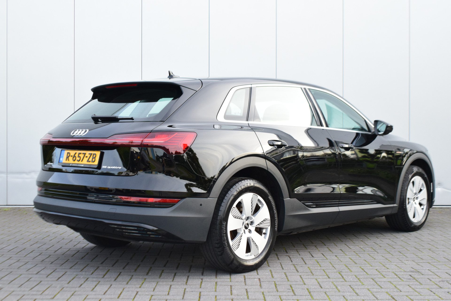 Audi e-tron 55 quattro edition 95 kWh Led Navi Stoelverwarming Trekhaak/afneembaar