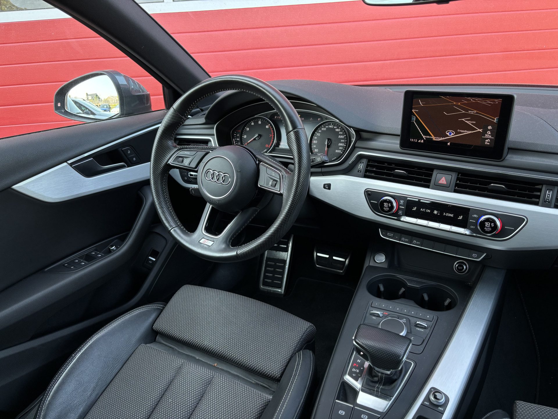 Audi A4 Avant 1.4 TFSI Lease Edition AUTOMAAT / TREKHAAK / S-LINE INTERIEUR / CARPLAY / FULL LED / NAVI / CLIMA / PDC / NL-AUTO