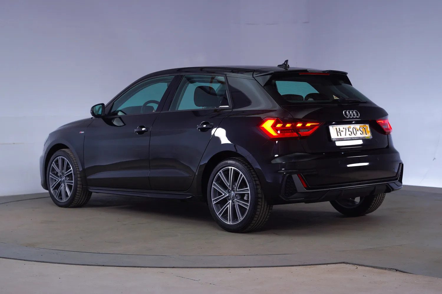 Audi A1 SPORTBACK 35 TFSI 150Pk Aut. S Line [ Climate control Nav Stoelverw ]