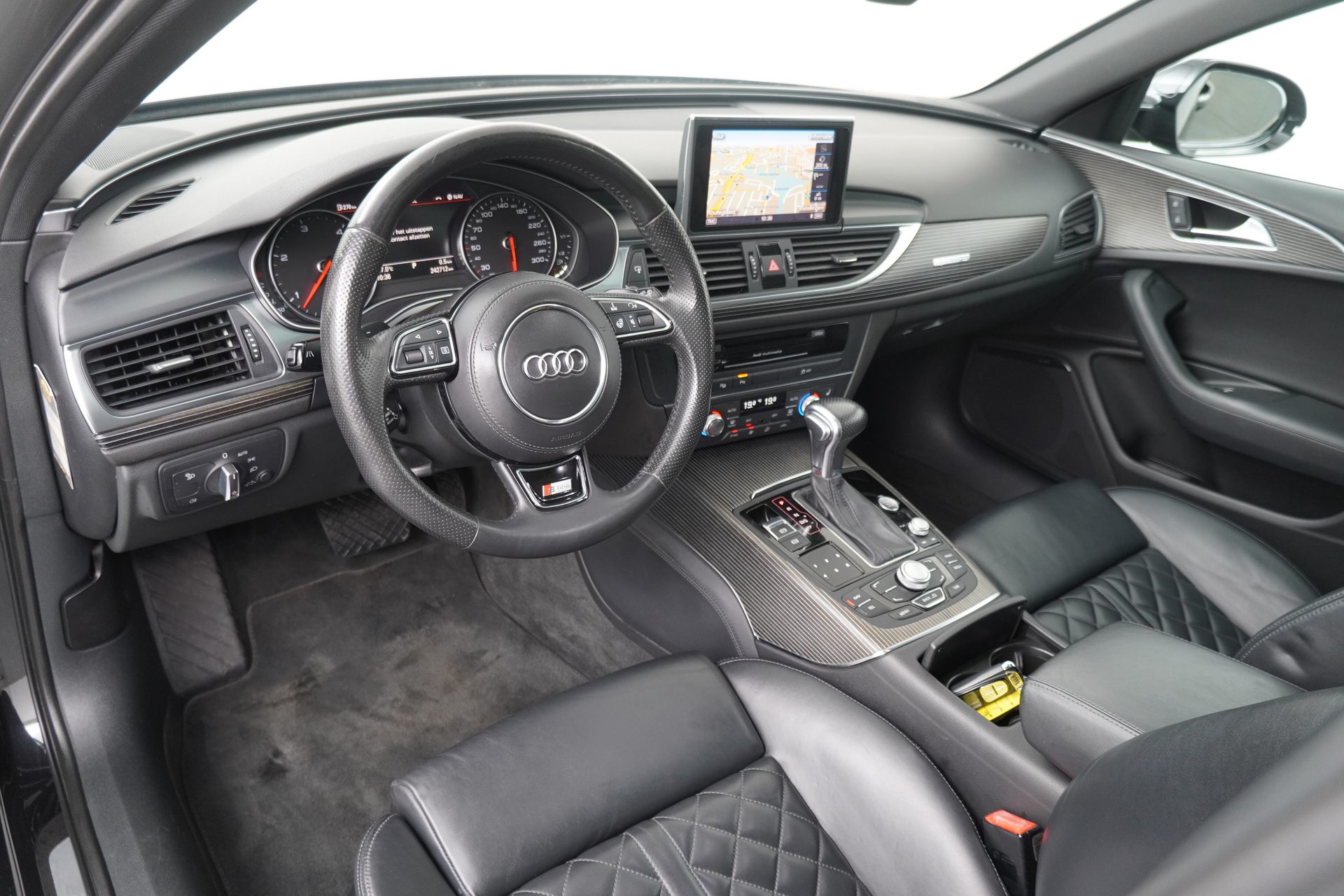 Audi A6 Avant BWJ 2014 3.0 TDI BiT 313 PK quattro S-Line SPORTSTOELEN / LEER / SOUNDBOX / STOELVERWARMING / ZWARTE HEMEL / PANORAMADAK / CLIMA / CRUISE / LMV / PDC / PRIV.GLASS / ENZ.