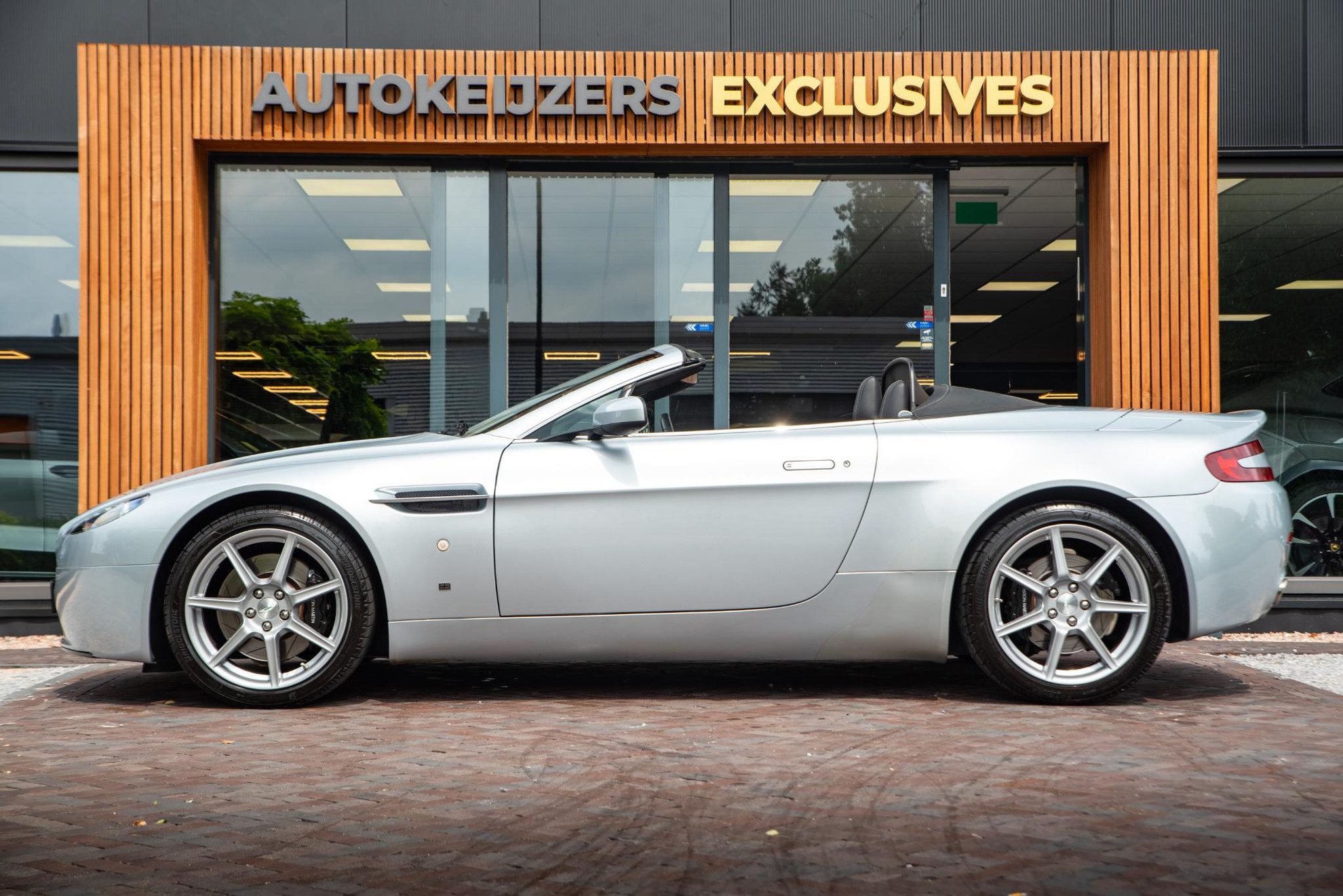 Aston Martin V8 Vantage Roadster 4.3 V8 Sportshift Youngtimer Top staat