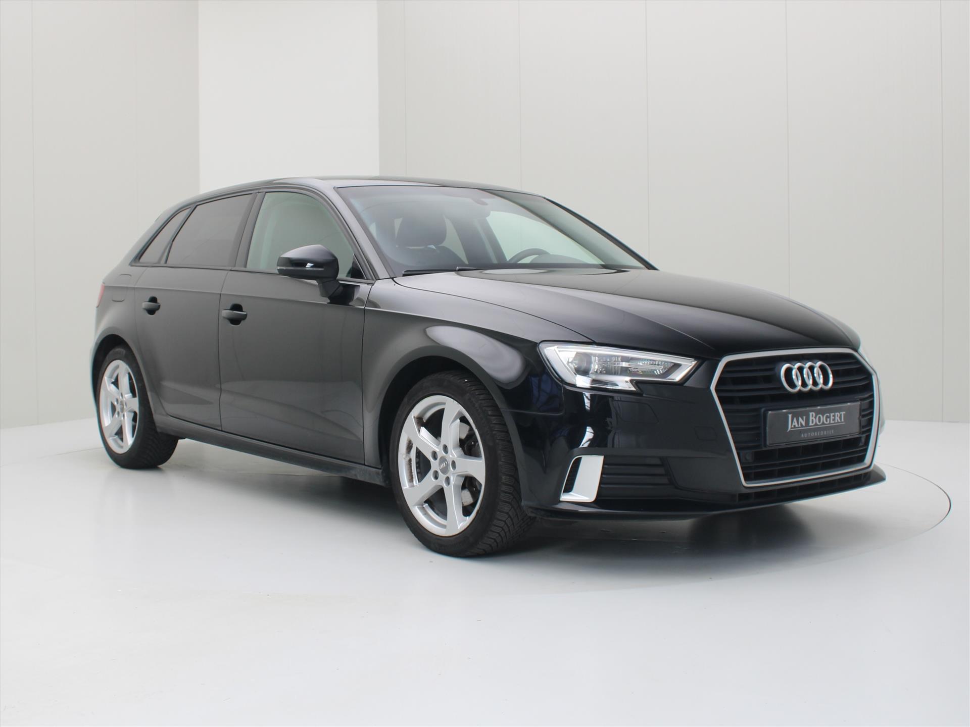 Audi A3 Sportback 1.5 TFSI 150pk 6-Bak Ultra Sport Edition [ XENON+LEDER+NAVI+CLIMATE+STOELVERWARMING ]