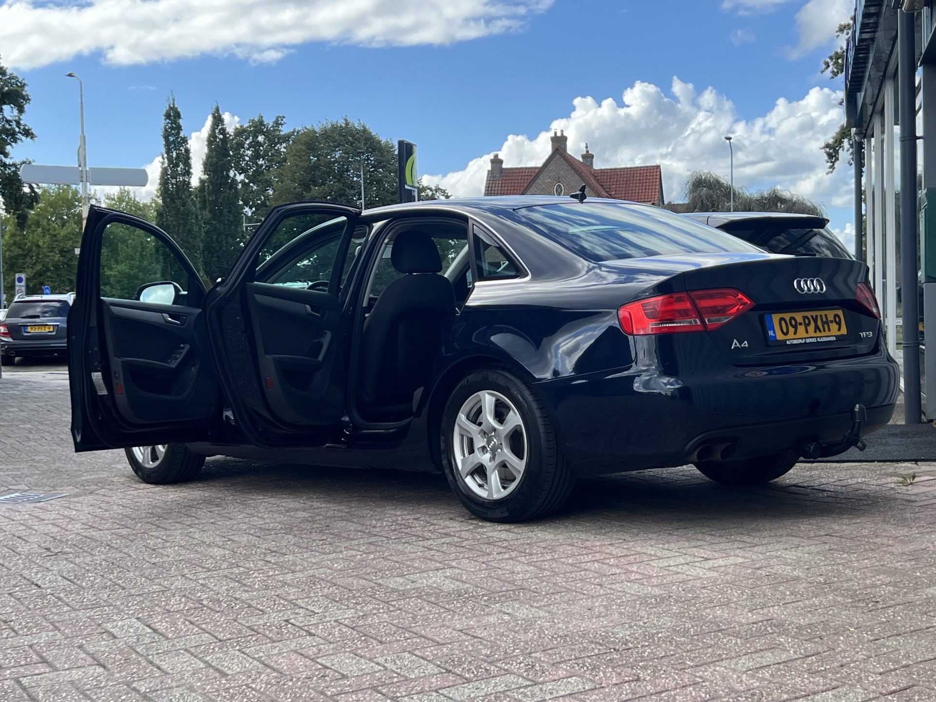 Audi A4 Limousine 1.8 TFSI Pro Line Business | NAVIGATIE | TREKHAAK | CRUISE CONTROL |