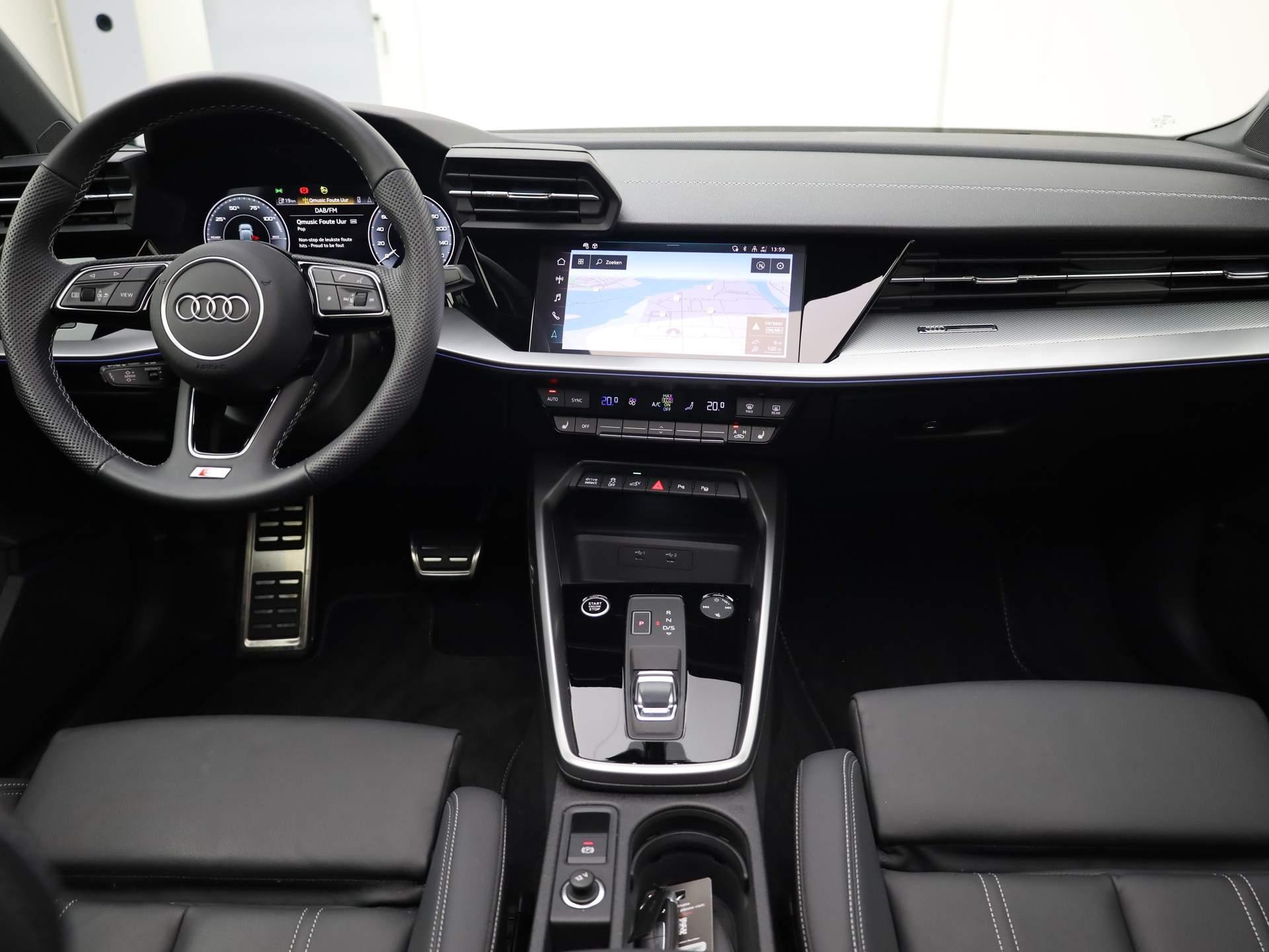 Audi A3 Sportback 40 TFSIe 150kW/204PK S Line · Leder · Navigatie · Drive select · 12-12-2028 of 100000km