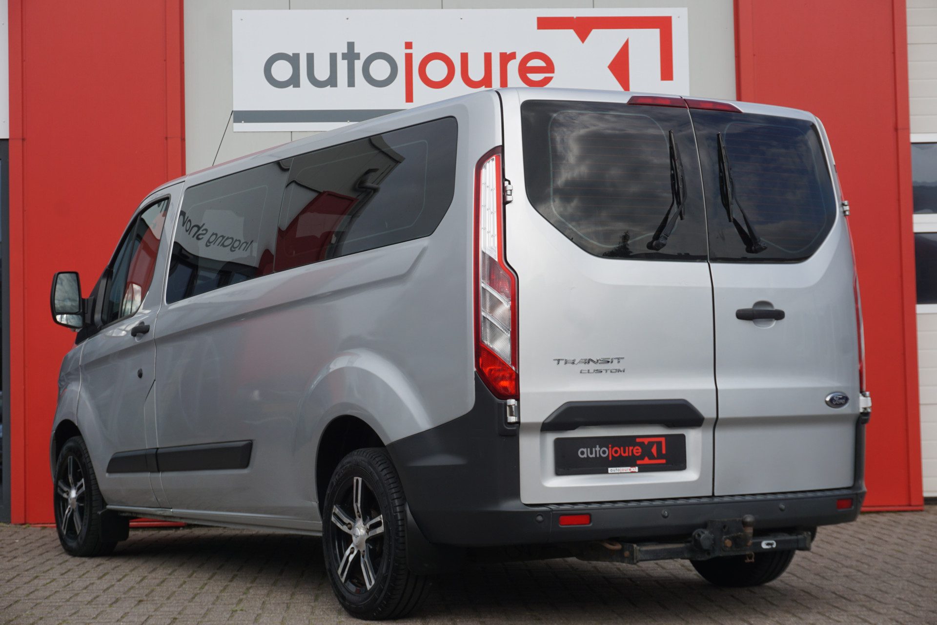 Ford Transit Custom 300 2.2 TDCI L2H1 Trend | 9-Persoons | Airco | Cruise | Trekhaak |