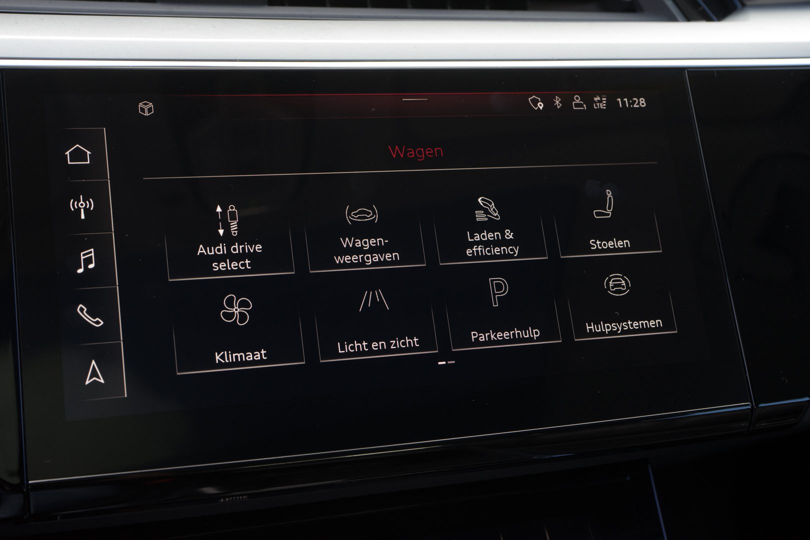 Audi e-tron e-tron 50 quattro Launch edition plus 71 kWh Panoramadak/ Leer/ Pdc/ Stoelverwarming/ Luchtvering/ Carplay/ Adapt. cruise