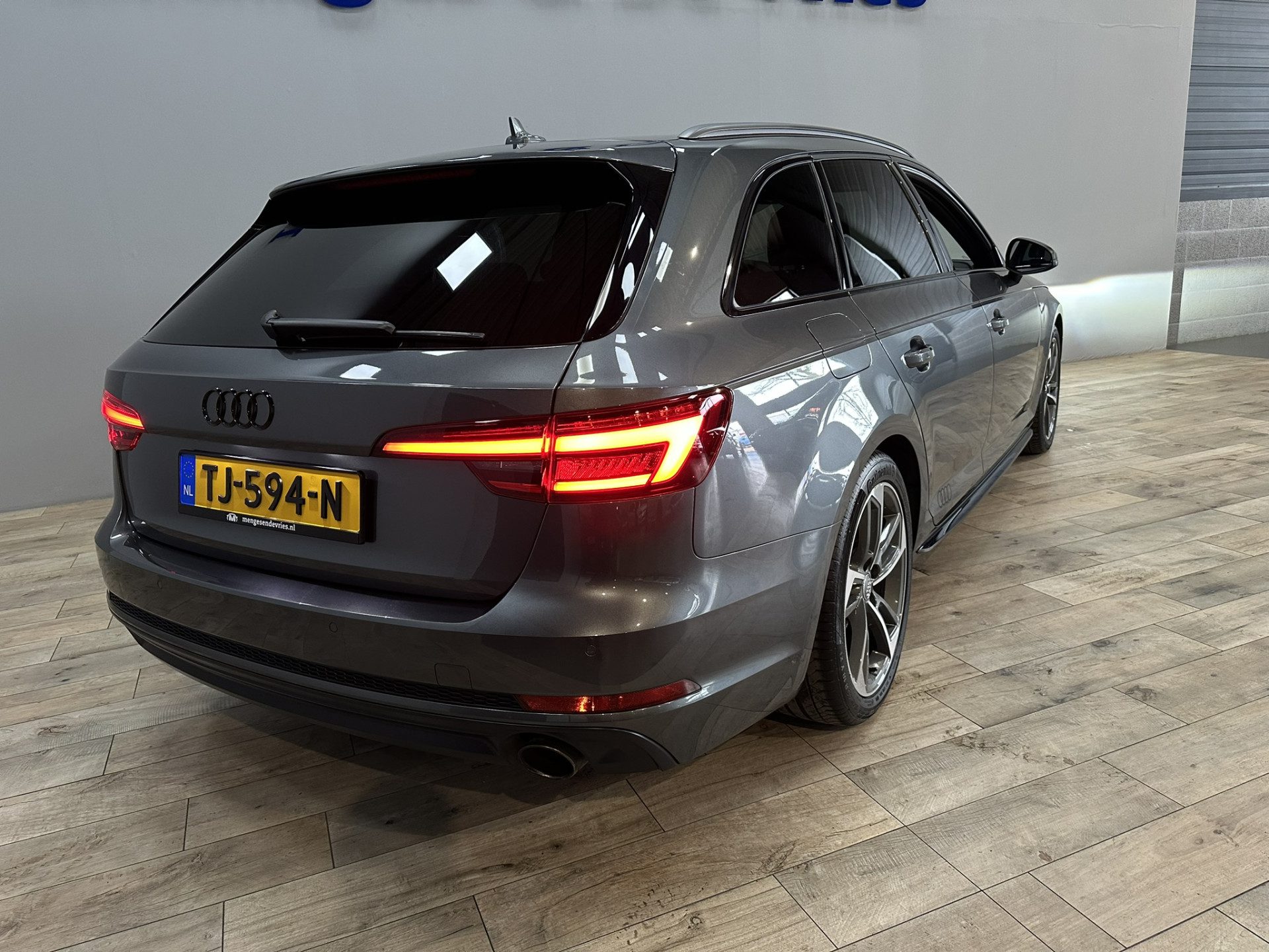 Audi A4 Avant 2.0 TFSI MHEV Sport S line black edition 3x S Line| Airco ECC | Leer | Cruise control | LED | Navigatie | Elek achterklep | 18″ velgen | Isofix |