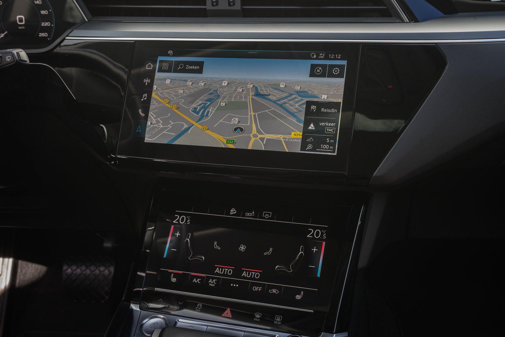 Audi e-tron e-tron 50 quattro Launch edition plus 71 kWh Panoramadak/ Leer/ Pdc/ Stoelverwarming/ Luchtvering/ Carplay/ Adapt. cruise