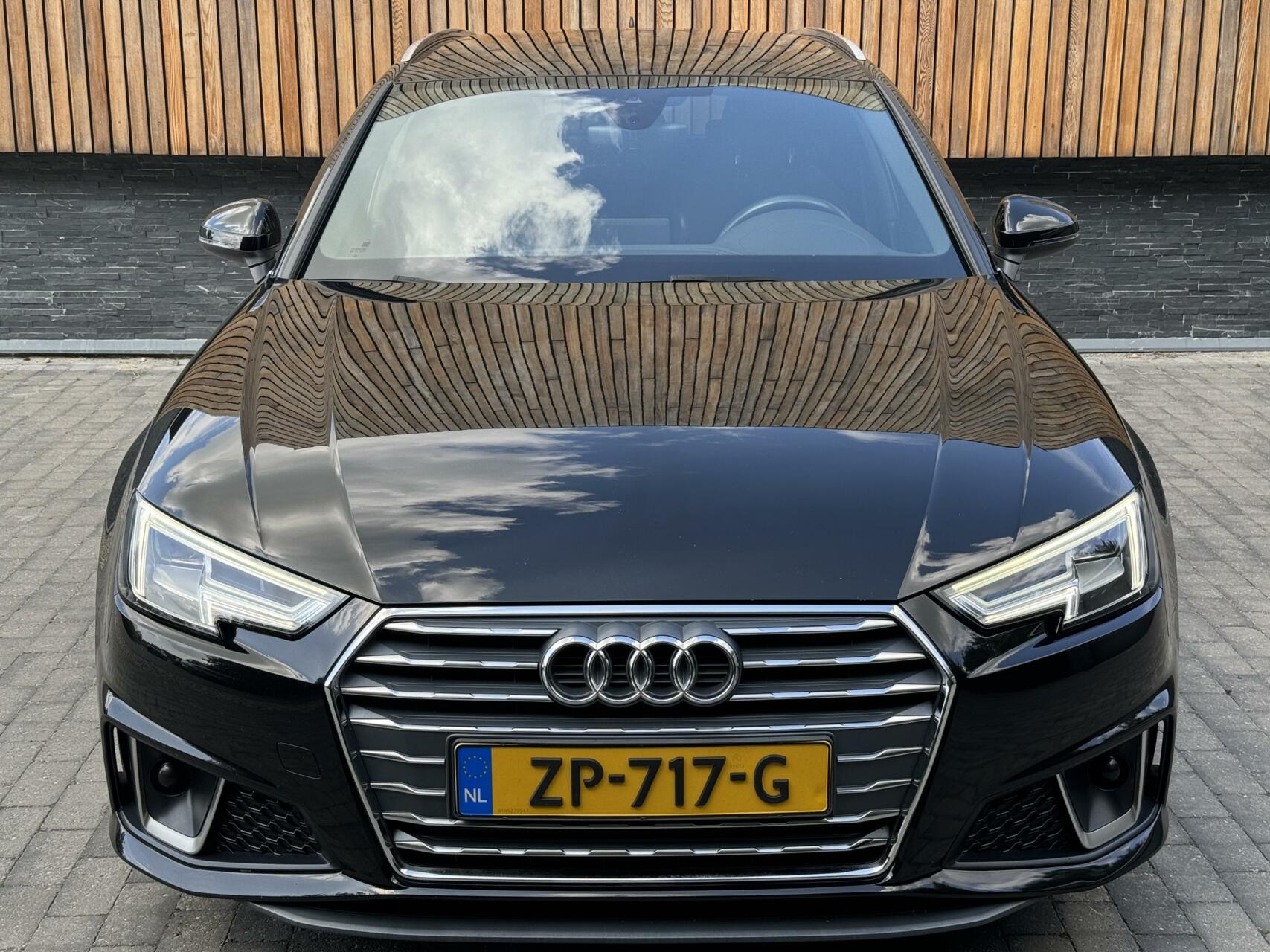 Audi A4 Avant 35 TFSI S line Automaat | Navigatie | Climate Control | Cruise Control | Parkeersensoren achter | Privacy Glass