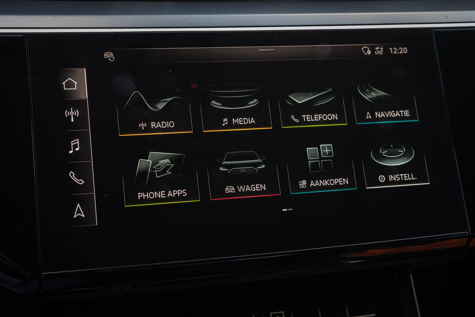 Audi e-tron e-tron 50 quattro Launch edition plus 71 kWh Panoramadak/ Leer/ Pdc/ Stoelverwarming/ Luchtvering/ Carplay/ Adapt. cruise