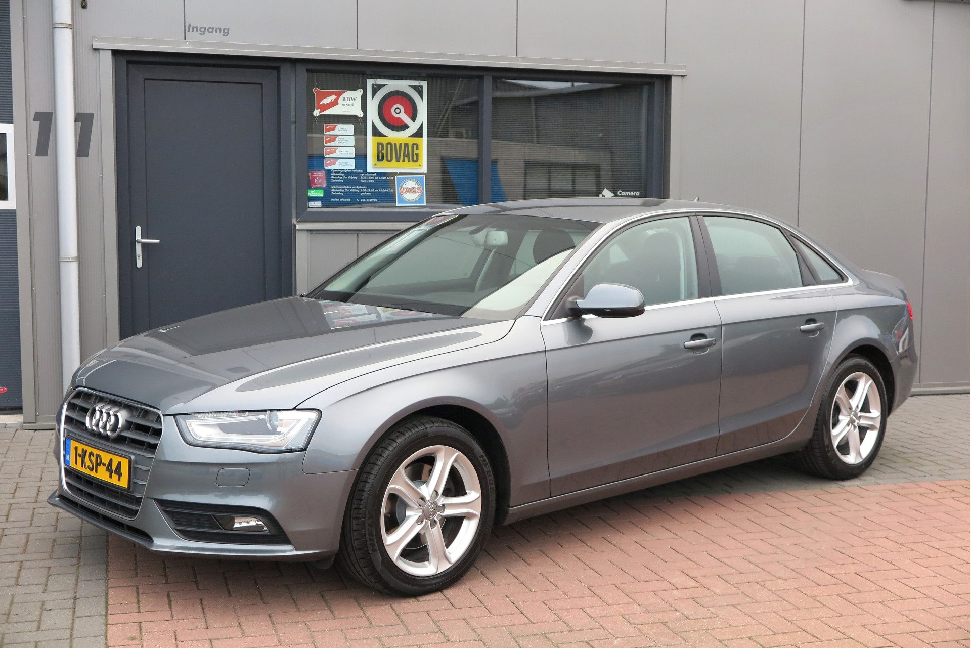 Audi A4 Limousine 1.8 TFSI 125kw 170pk Business Edition Automaat, Xenon, Stoelverw. Leer, Cruisecontrol, Airco , Navigatie etc.