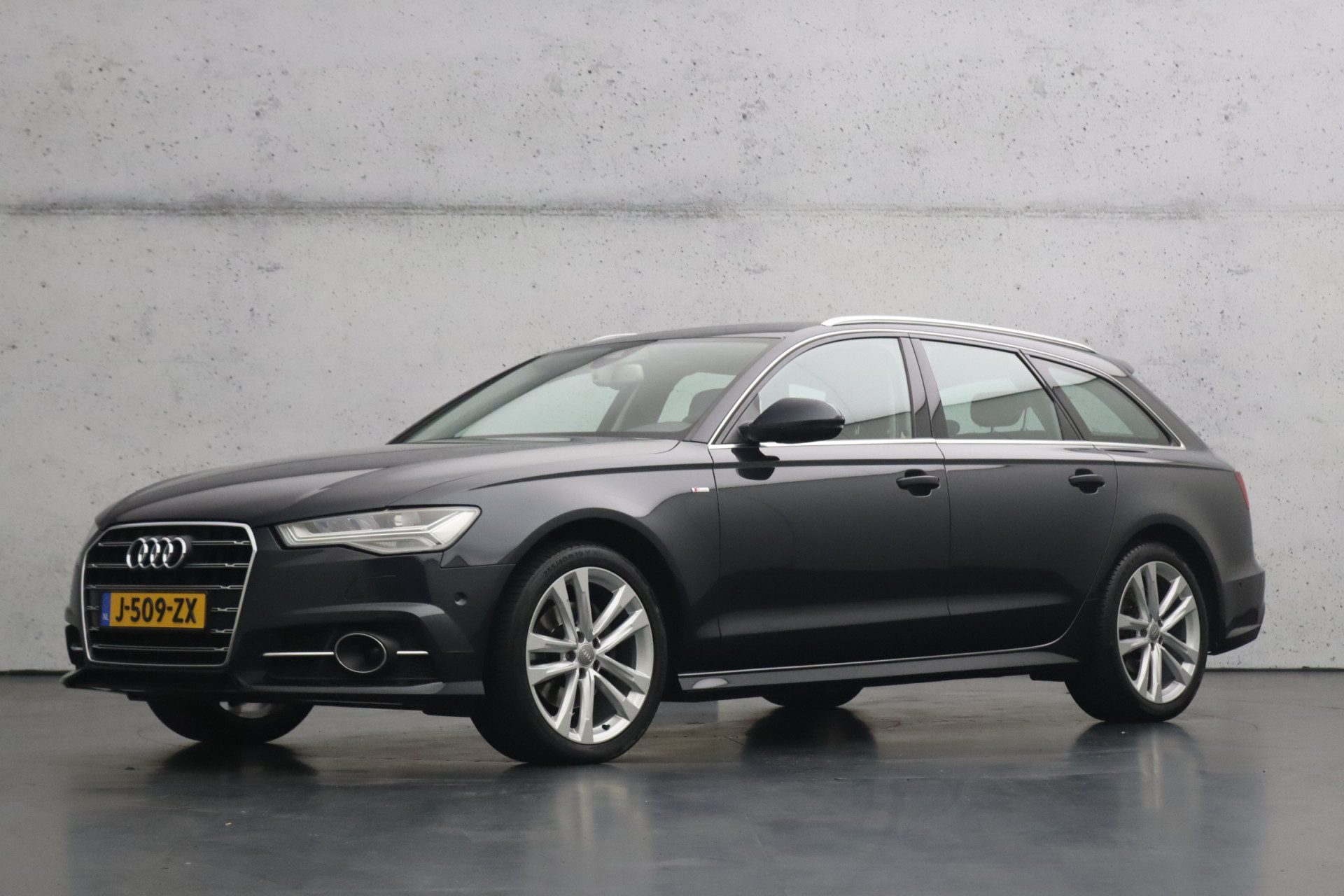 Audi A6 Avant 1.8 TFSI ultra Premium Edition | Bi-xenon koplampen | Cruise control | Stoelverwarming | Parkeersensoren