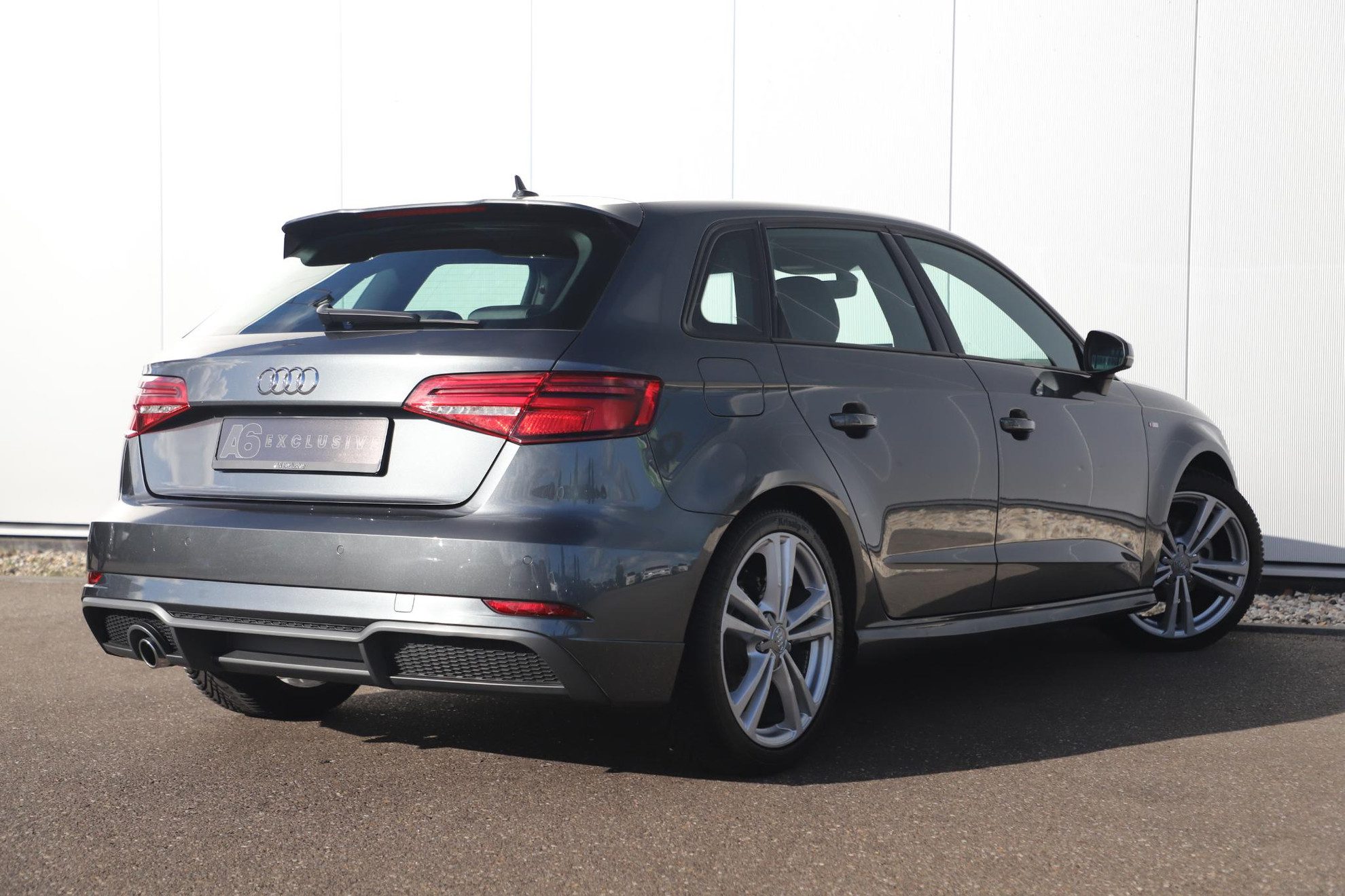 Audi A3 Sportback 30 TFSI S Line Sport Virtual Cockpit Half Leder Stoelverwarming Navigatie Carplay Android 18 inch S-Line LMV Full LED Clima Cruise Parkeersensor