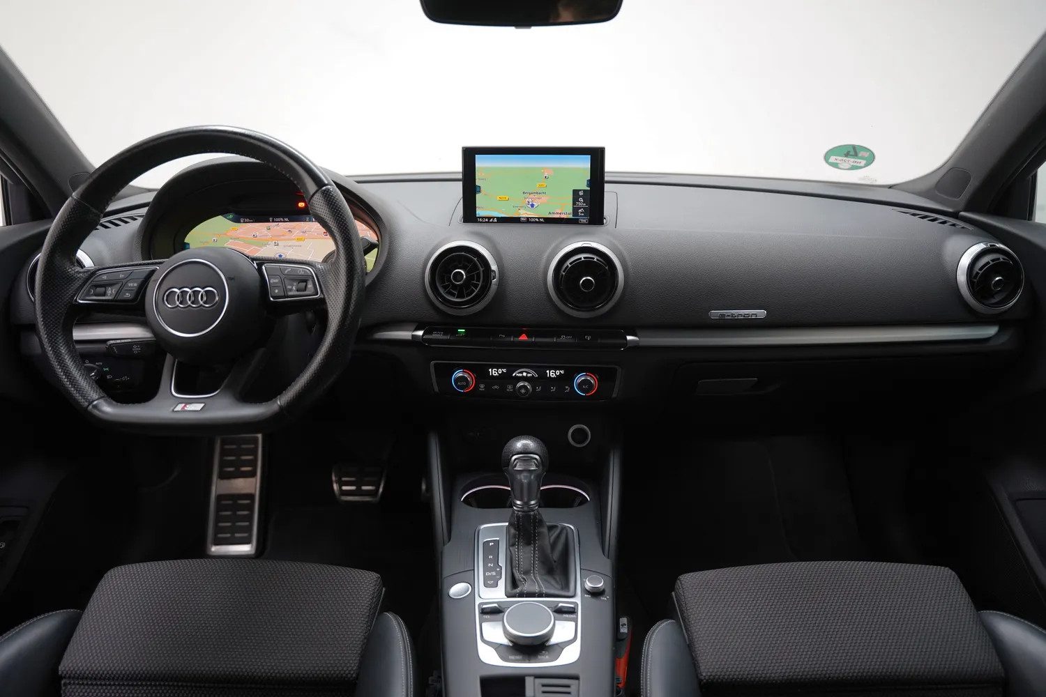 Audi A3 Sportback 1.4 e-tron S- line[ Virtual Navi Clima ]