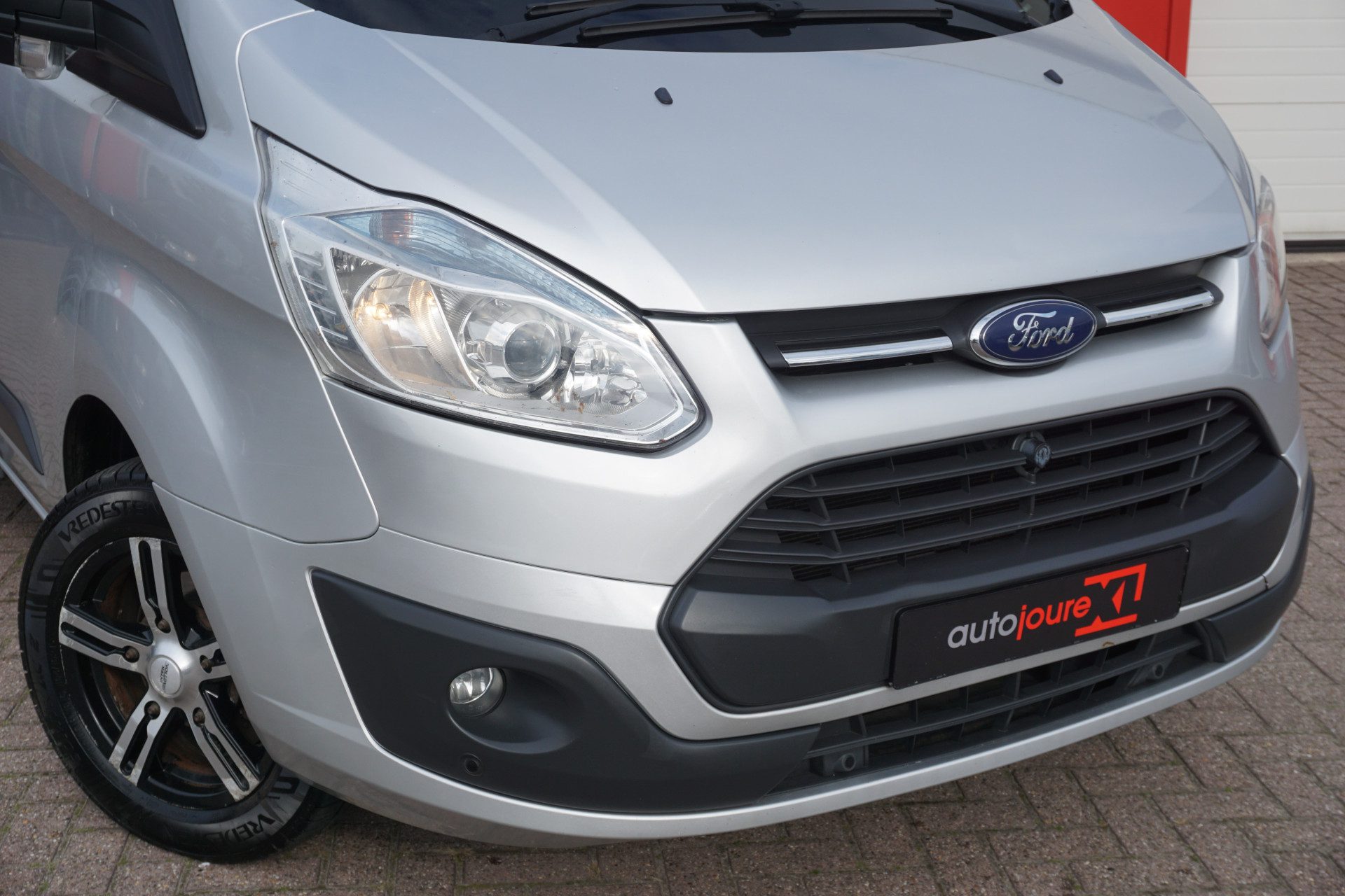 Ford Transit Custom 300 2.2 TDCI L2H1 Trend | 9-Persoons | Airco | Cruise | Trekhaak |