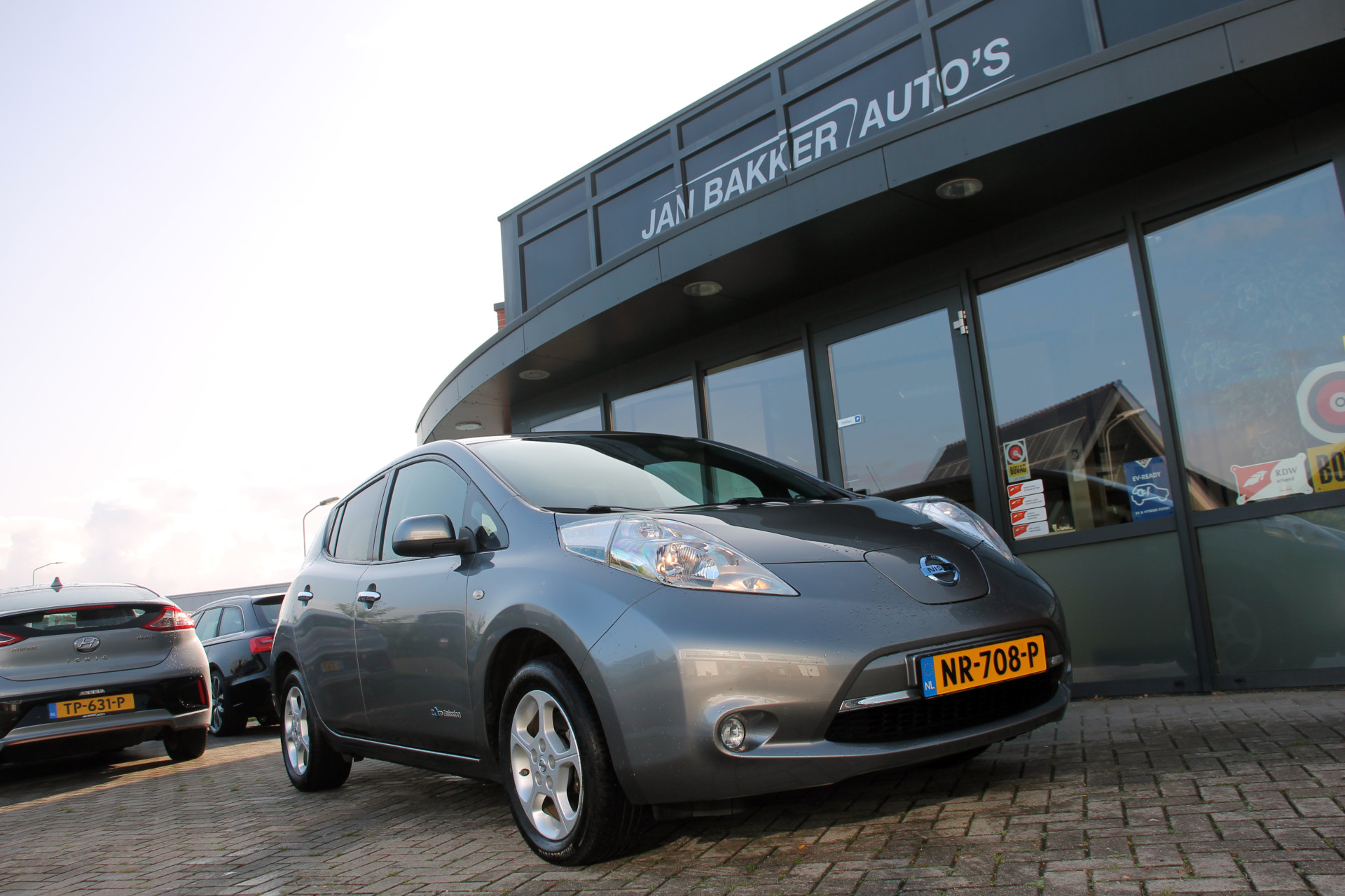 Nissan Leaf Acenta 30 kWh ✅✅ €2000,- SEPP Subsidie *** ✅ Jaar garantie ✅ Stoelverw. V + A ✅ NAP