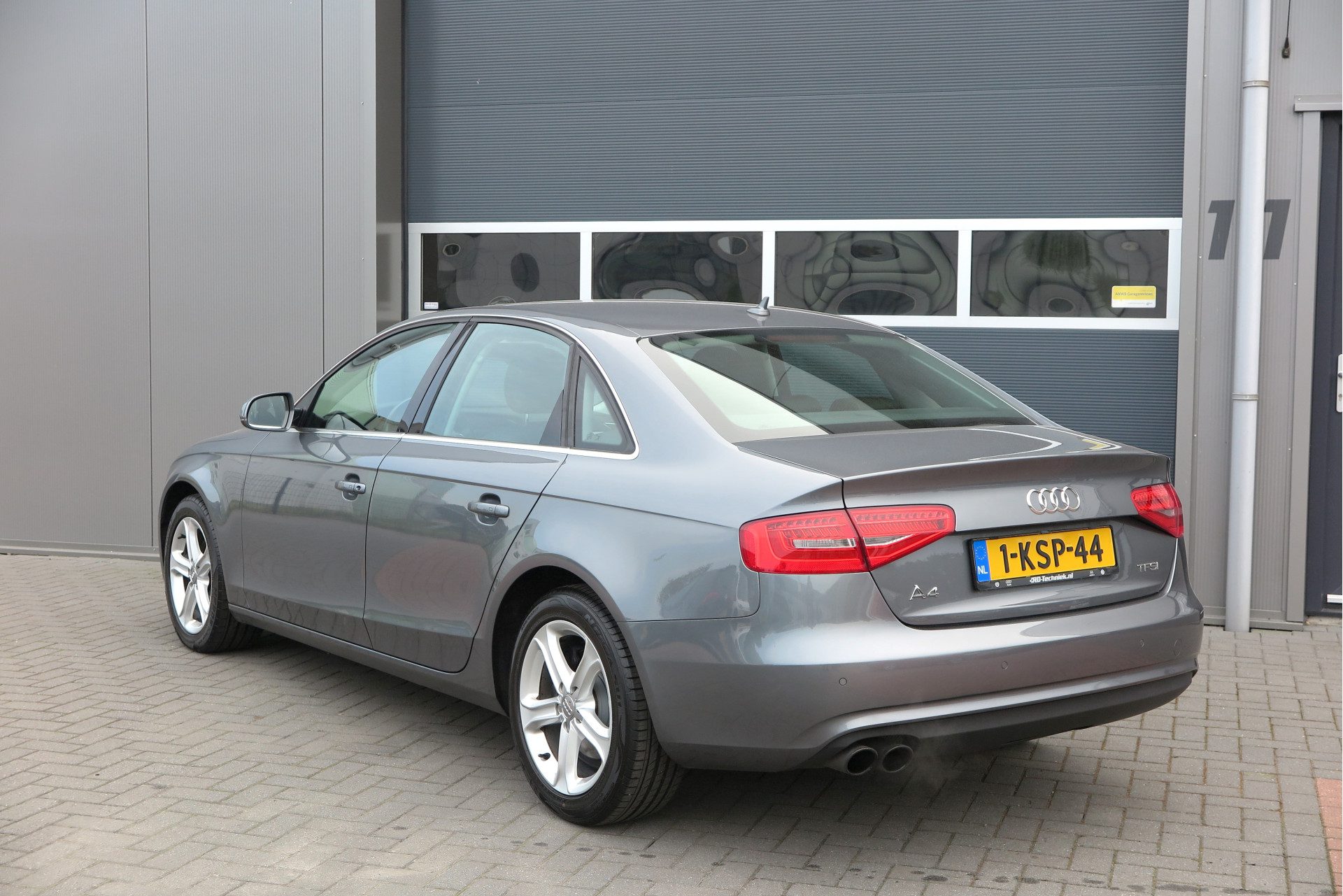 Audi A4 Limousine 1.8 TFSI 125kw 170pk Business Edition Automaat, Xenon, Stoelverw. Leer, Cruisecontrol, Airco , Navigatie etc.