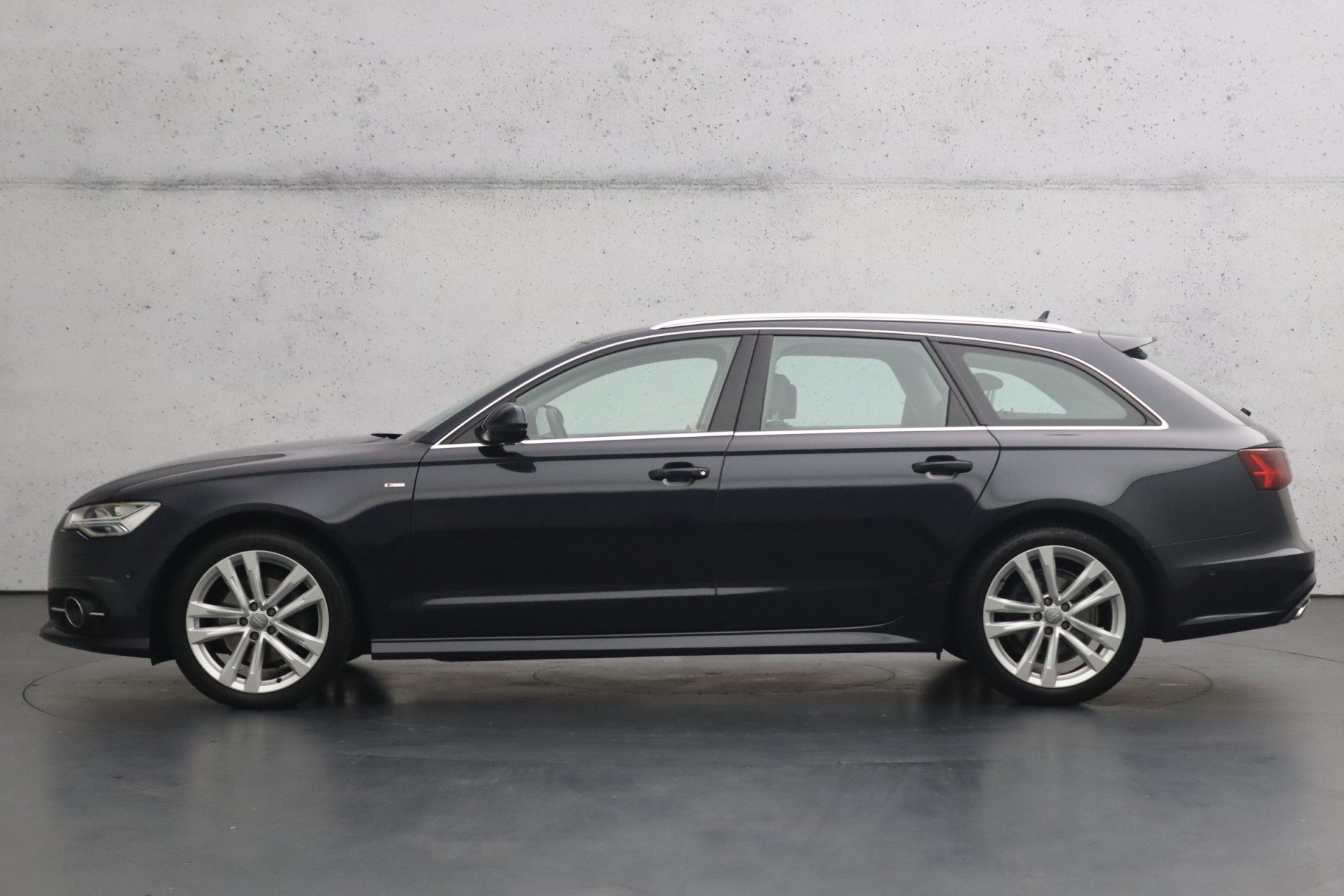 Audi A6 Avant 1.8 TFSI ultra Premium Edition | Bi-xenon koplampen | Cruise control | Stoelverwarming | Parkeersensoren