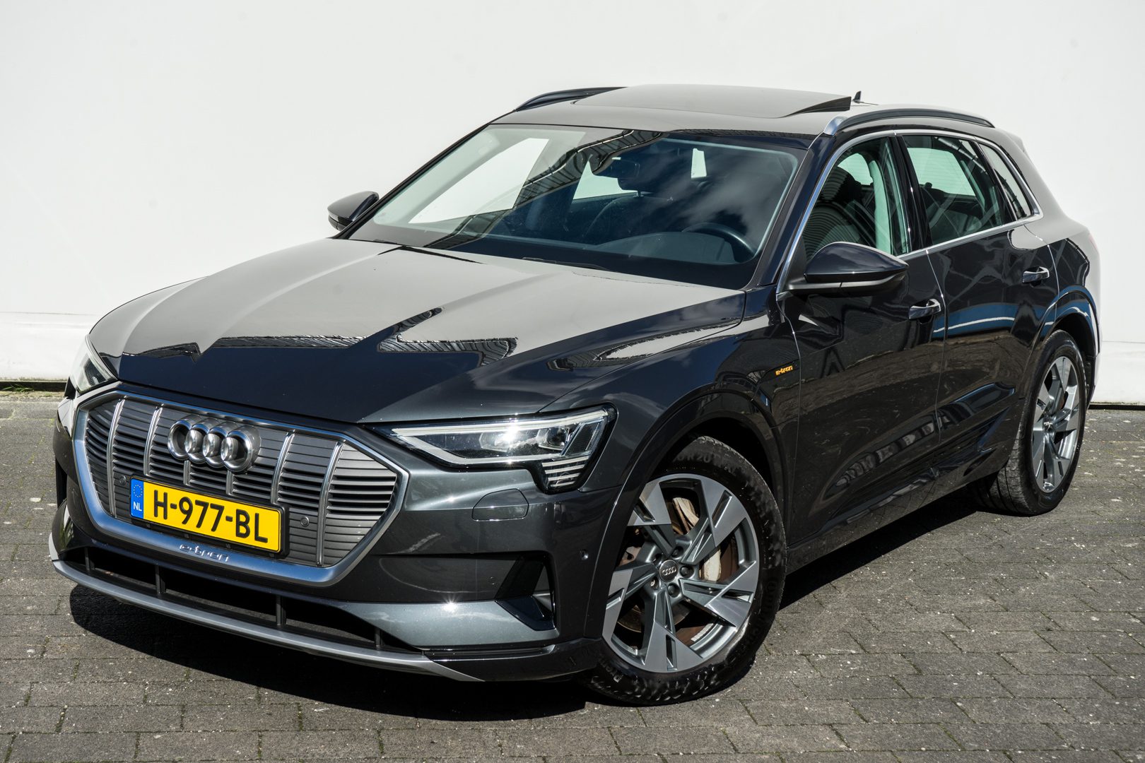 Audi e-tron e-tron 50 quattro Launch edition plus 71 kWh Panoramadak/ Leer/ Pdc/ Stoelverwarming/ Luchtvering/ Carplay/ Adapt. cruise