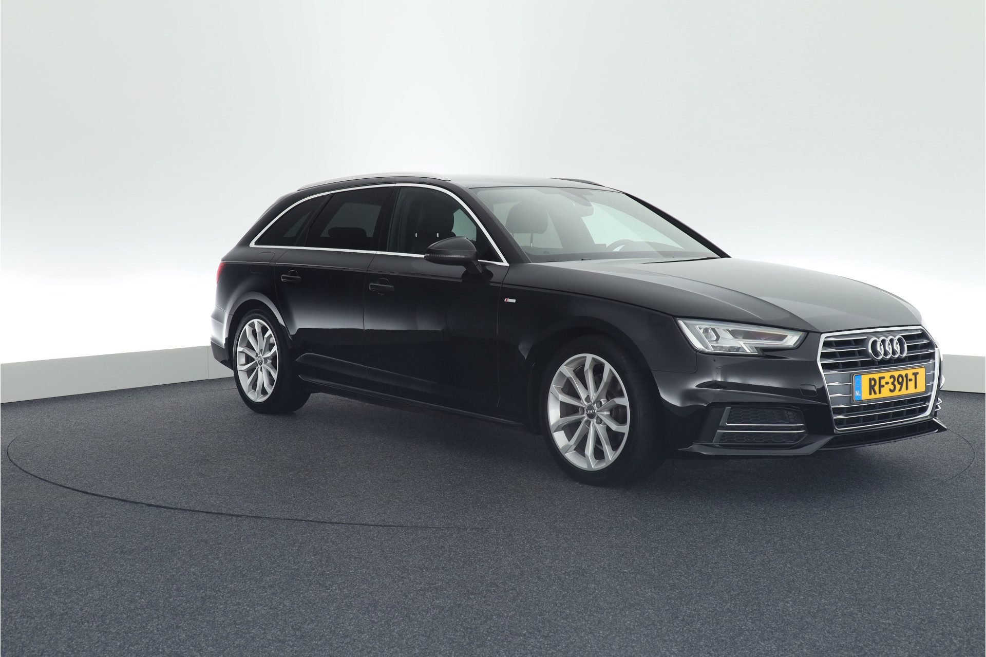 Audi A4 Avant 1.4 TFSI 150pk S-Tronic 2x S-Line Led Navigatie Parkeersensoren