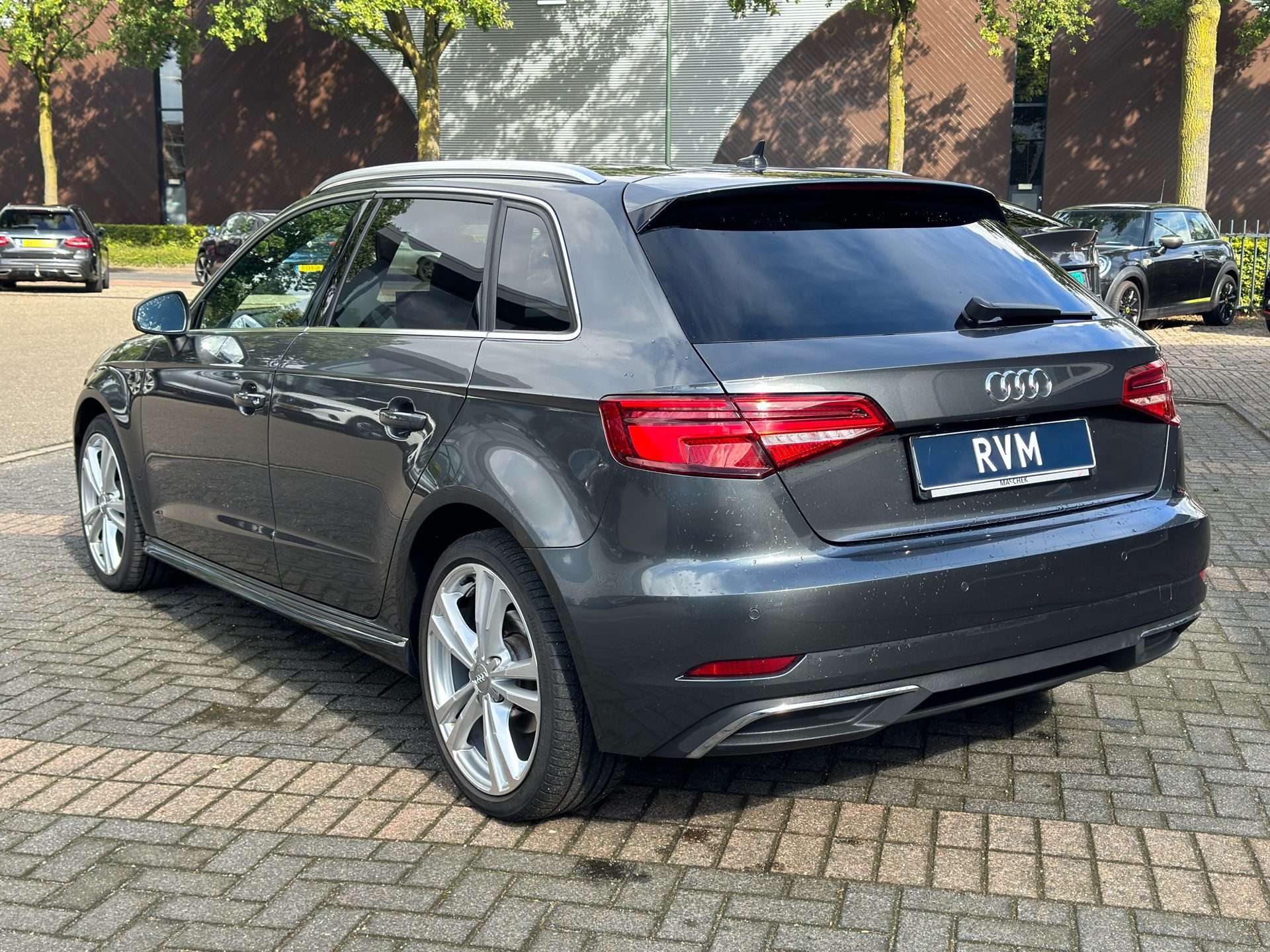 Audi A3 Sportback 40 e-tron PHEV PLUG-IN S-LINE IN- EN EXTERIEUR| CAMERA| DODE HOEK| STOEL VERWARMING|