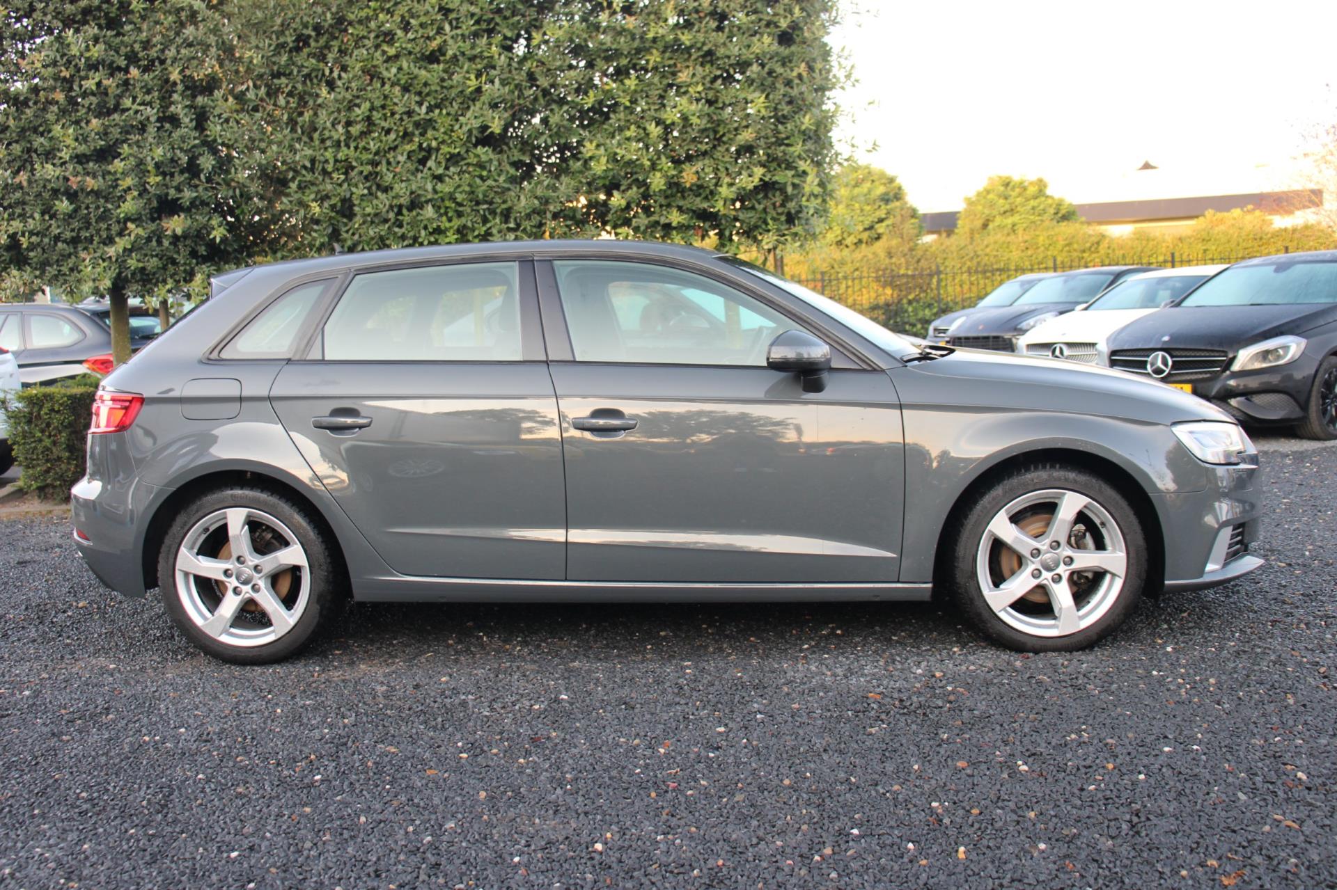 Audi A3 Sportback 30 TFSI Design Pro Line 116 PK S-Tronic 1e Eig Virtual Clima Cruise LED 17”