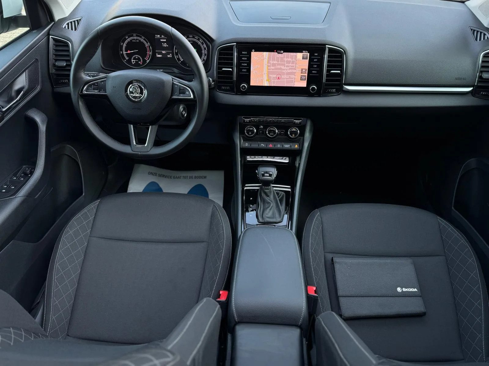 Škoda Karoq 1.5 TSI ACT Style Business / Pano