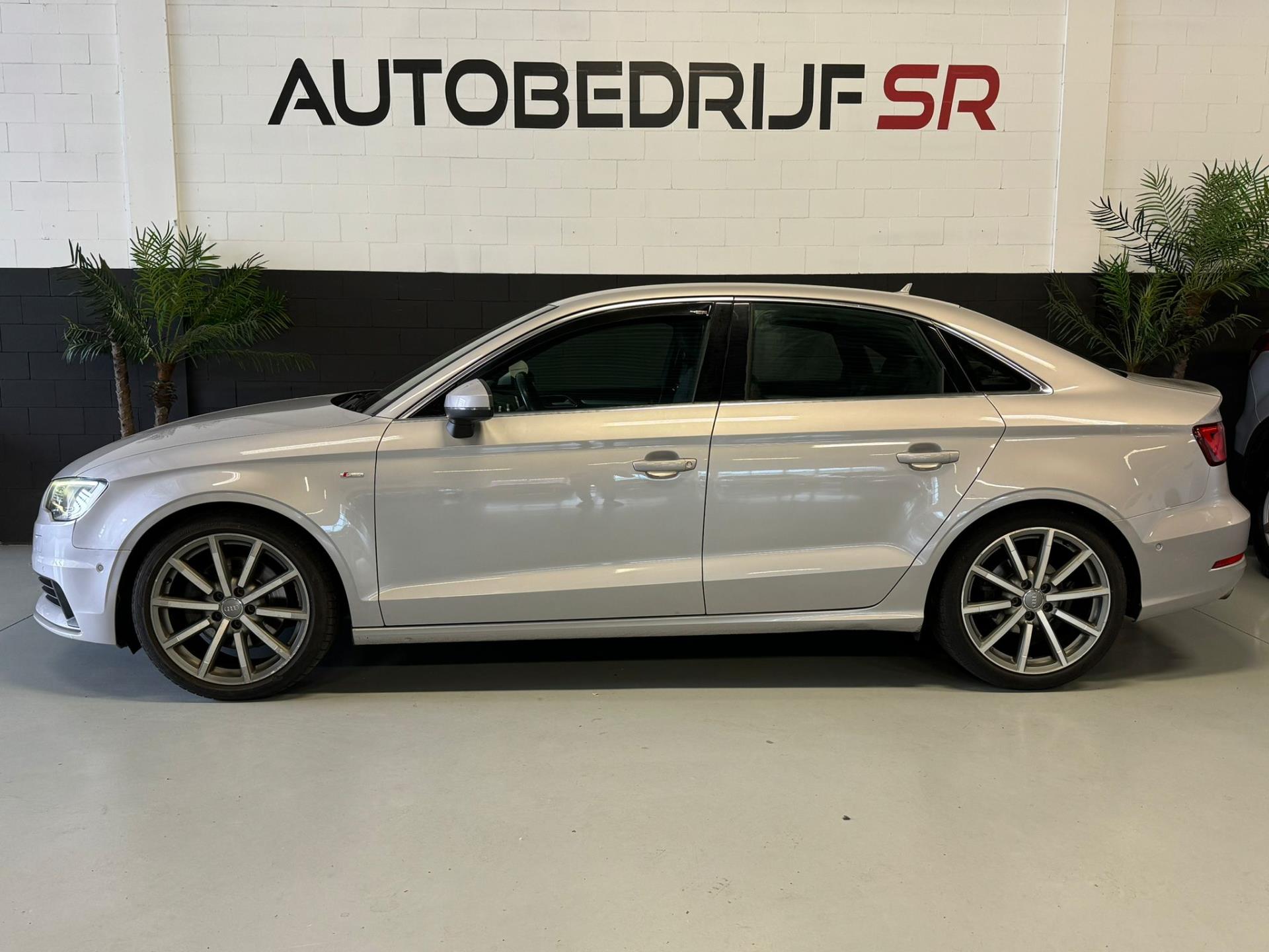 Audi A3 Limousine 1.8 TFSI S-Line 180pk automaat! ACC drive select! Stoelverwarming