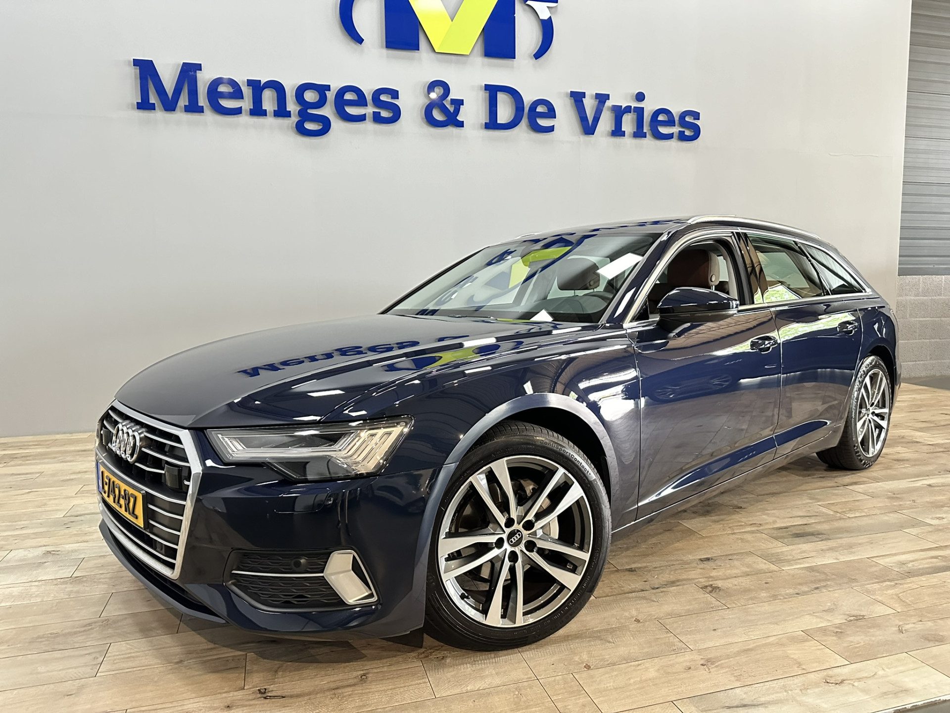 Audi A6 Avant 40 TFSI Business edition Virtual | LED | Panorama | Leer | Trekhaak | Camera | Adaptive Cruise | Apple Carplay Android Auto | Isofix | NAP |