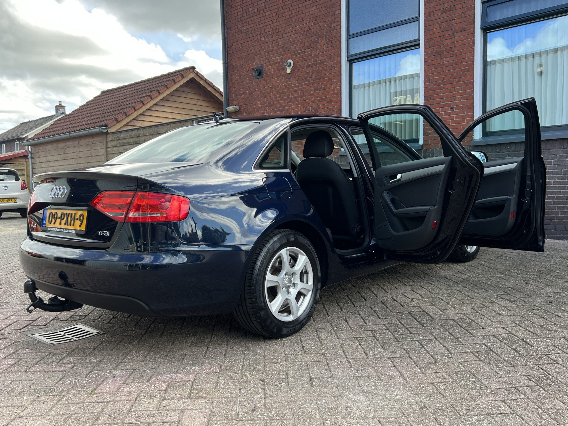 Audi A4 Limousine 1.8 TFSI Pro Line Business | NAVIGATIE | TREKHAAK | CRUISE CONTROL |