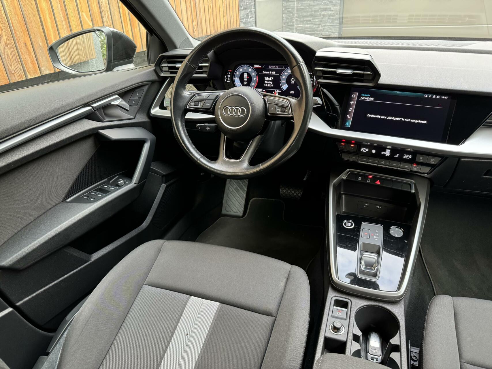 Audi A3 Limousine 35 TFSI Pro Line Automaat | Apple CarPlay | Climate Control | Cruise Control | Lane Assist | LED | DAB | Parkeersensoren achter